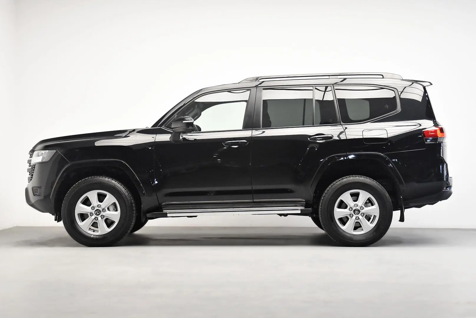2024 Toyota Landcruiser Gallery Image 4