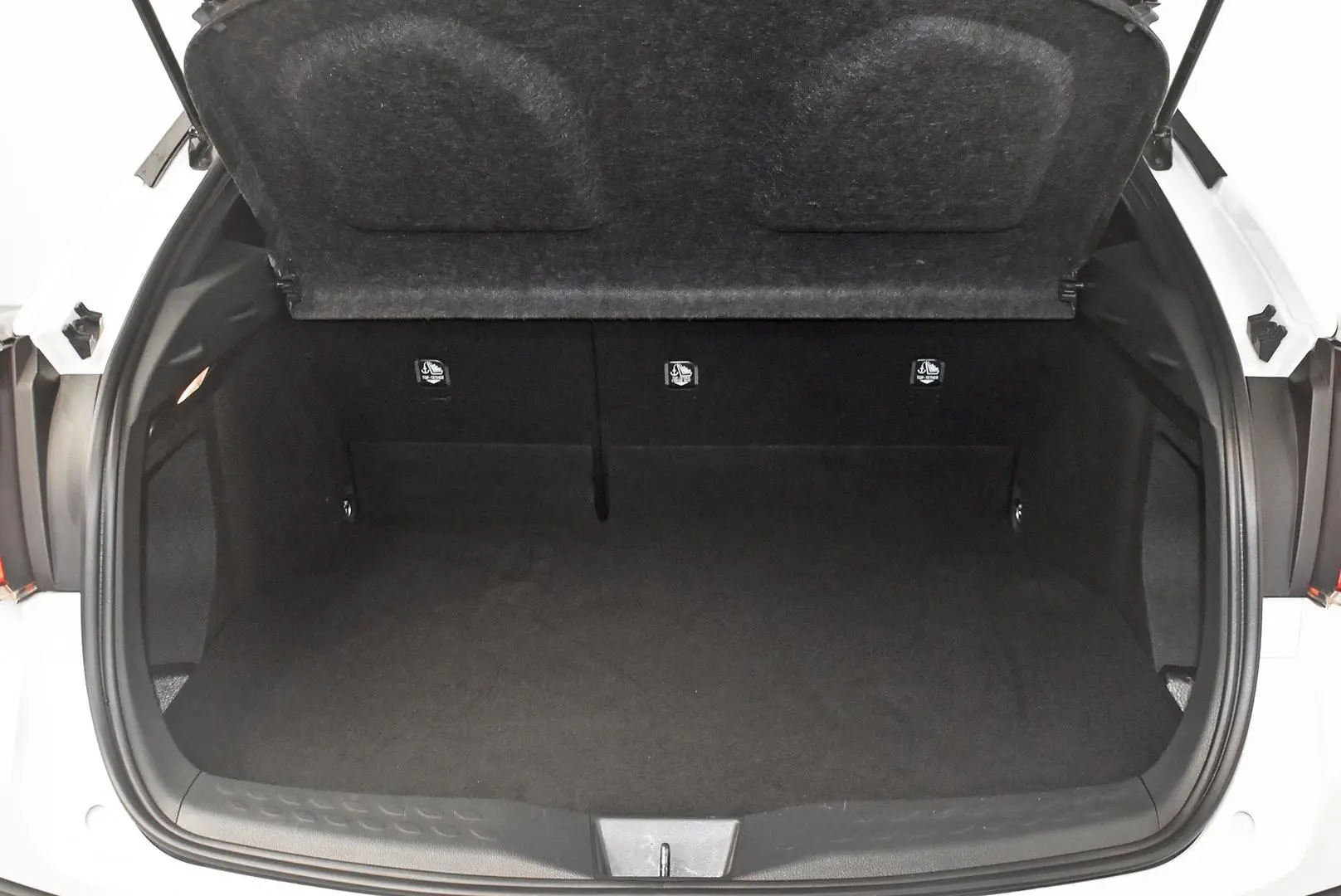 2017 Toyota C-HR Gallery Image 21