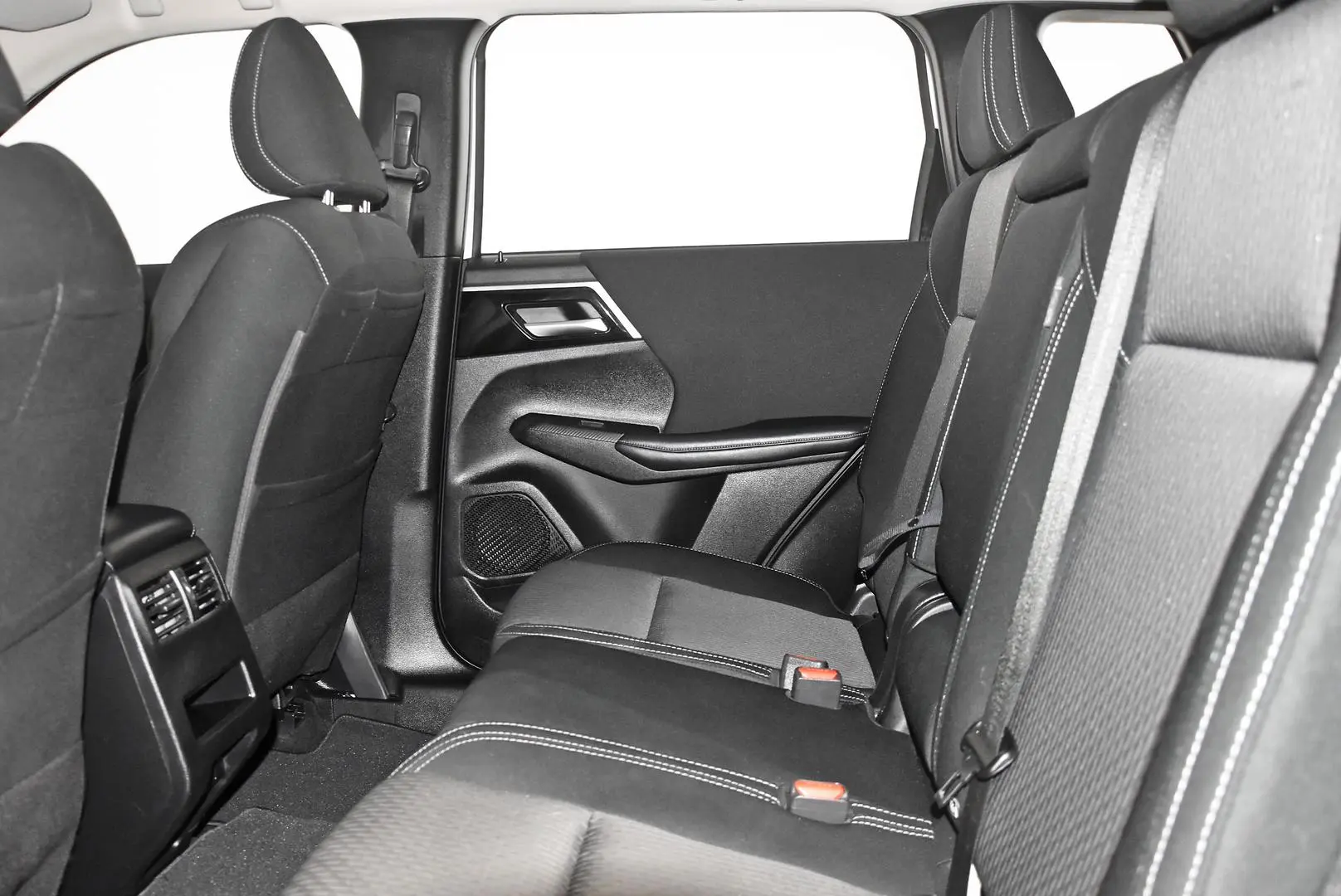 2023 Mitsubishi Outlander Gallery Image 19