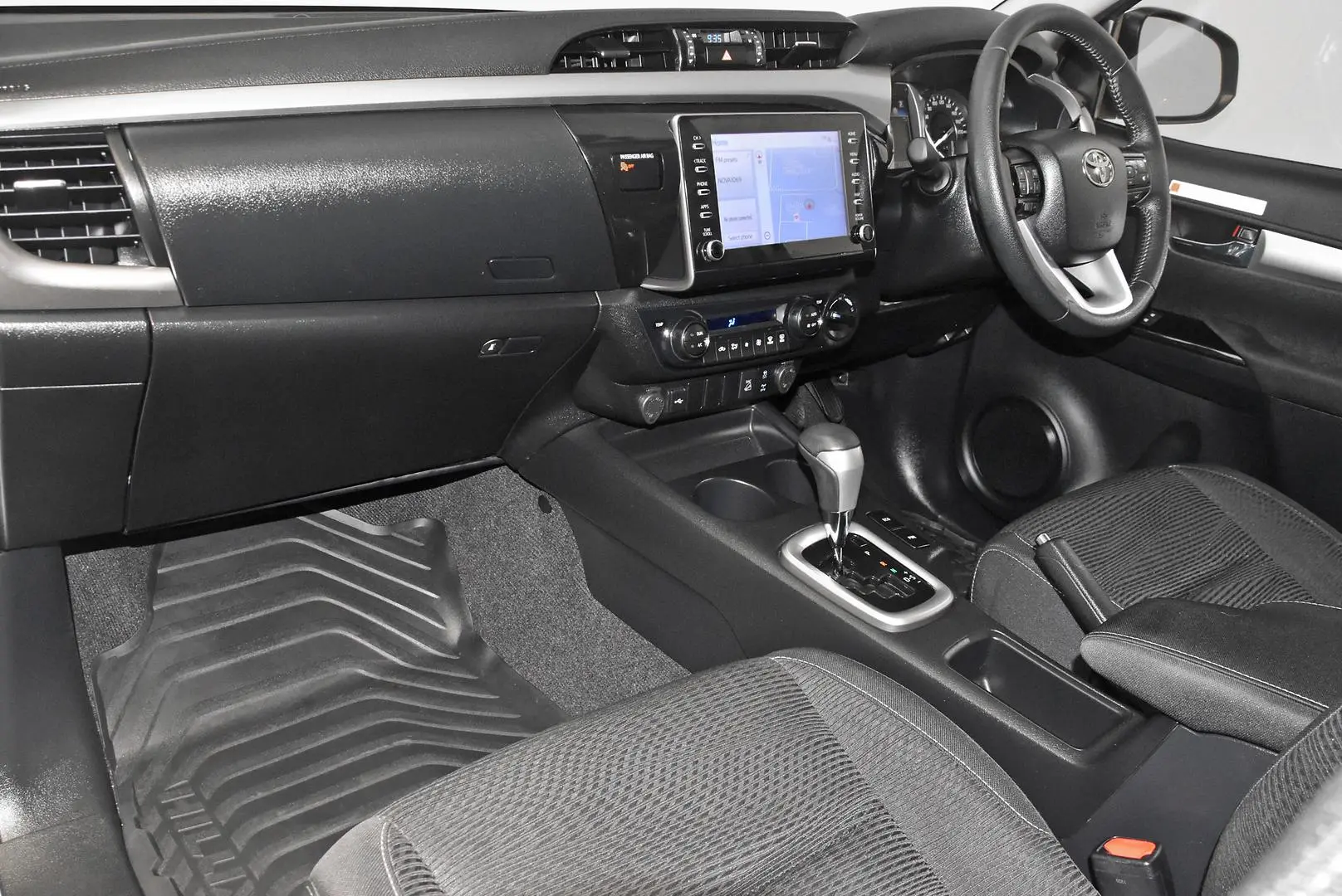 2024 Toyota Hilux Gallery Image 17