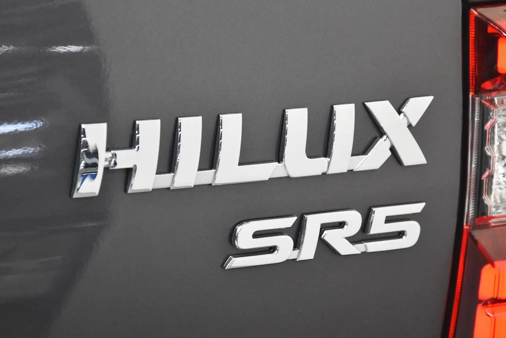 2025 Toyota Hilux Gallery Image 7