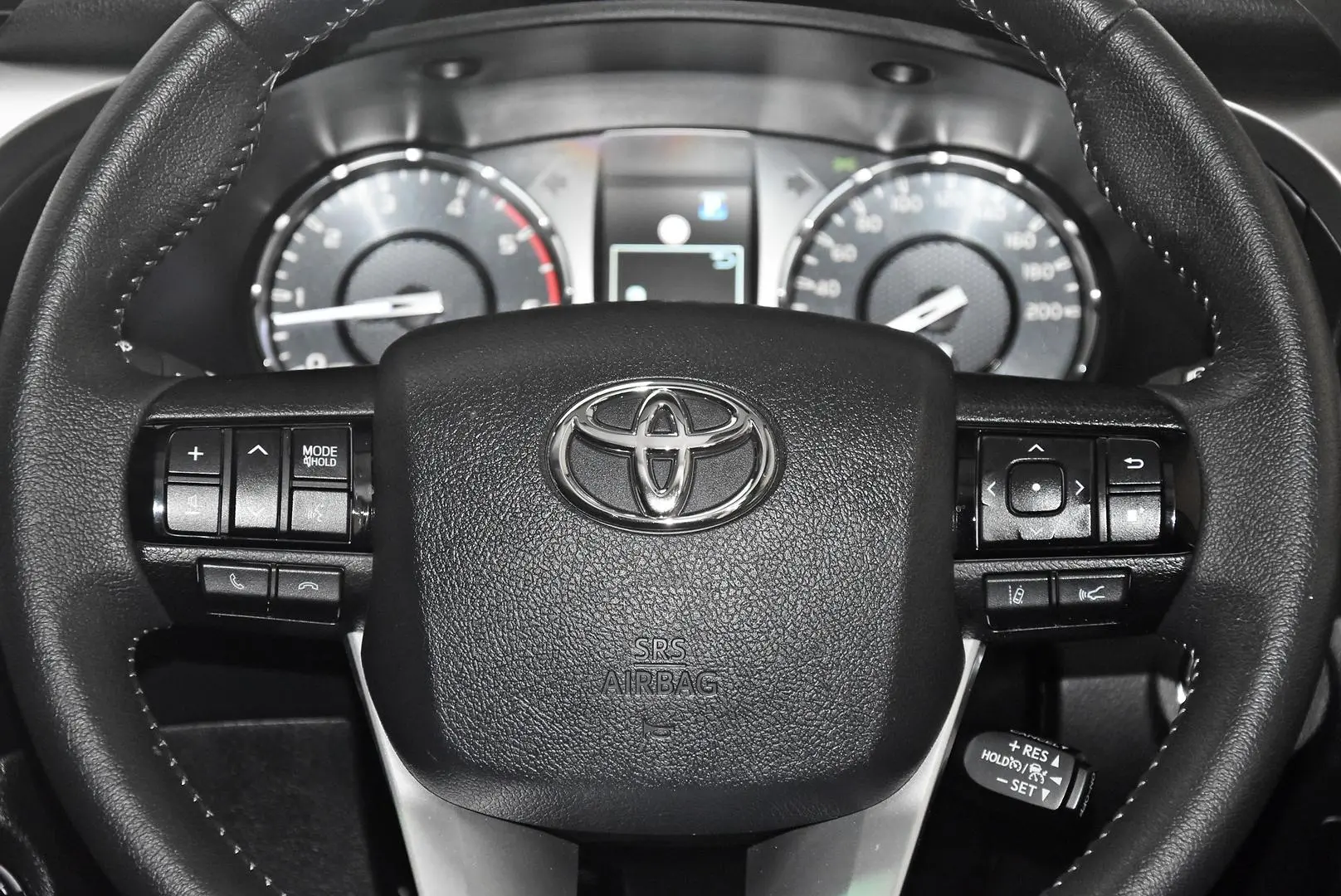 2025 Toyota Hilux Gallery Image 16