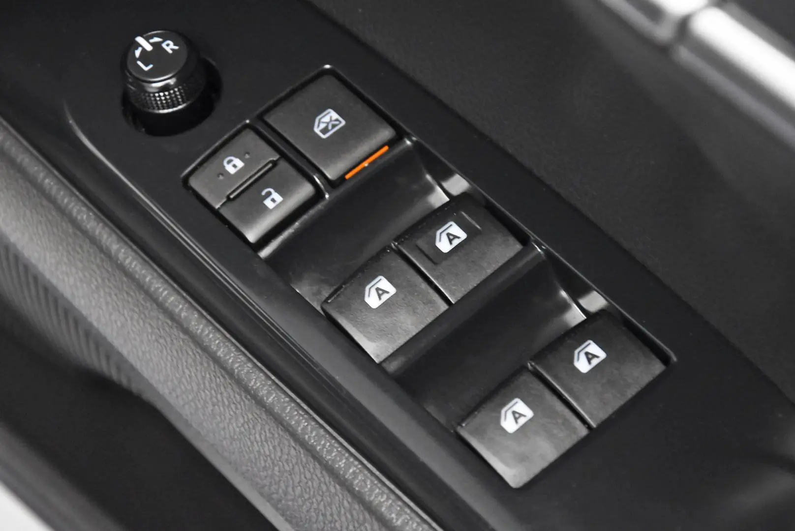 2020 Toyota Camry Gallery Image 9