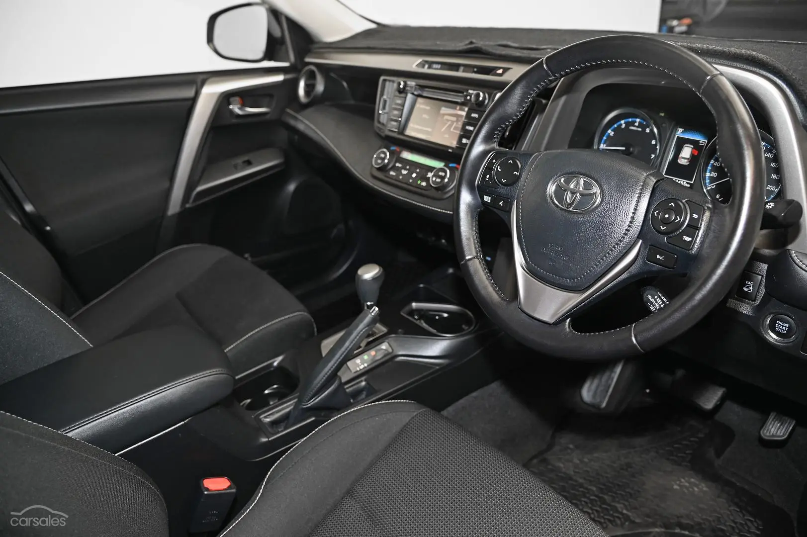 2017 Toyota RAV4 Image 8