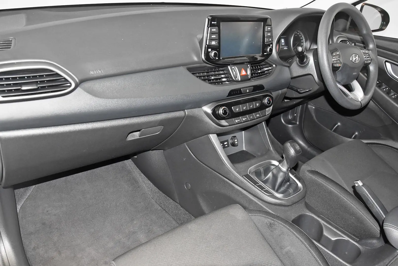 2017 Hyundai i30 Gallery Image 16