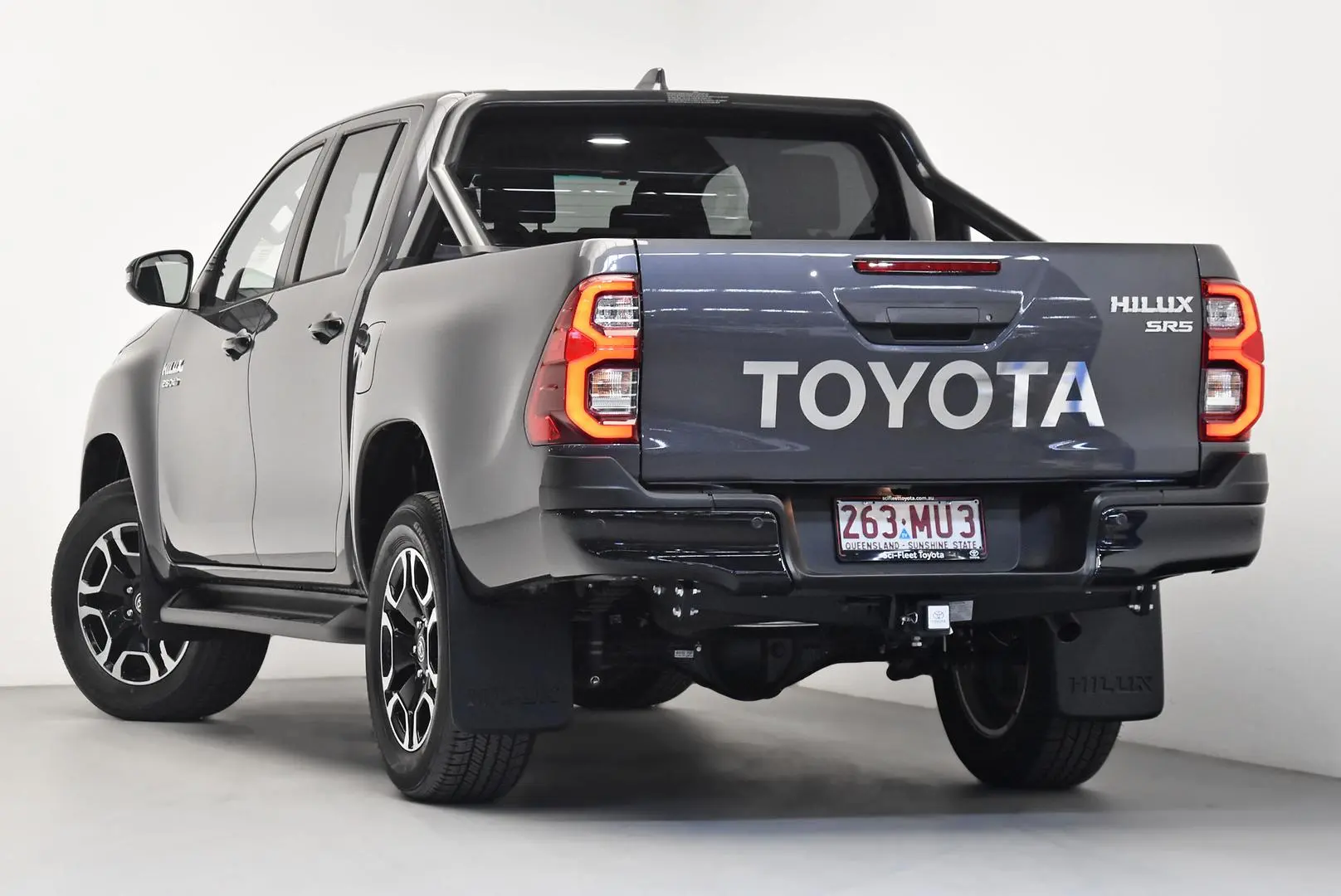 2025 Toyota Hilux Gallery Image 5