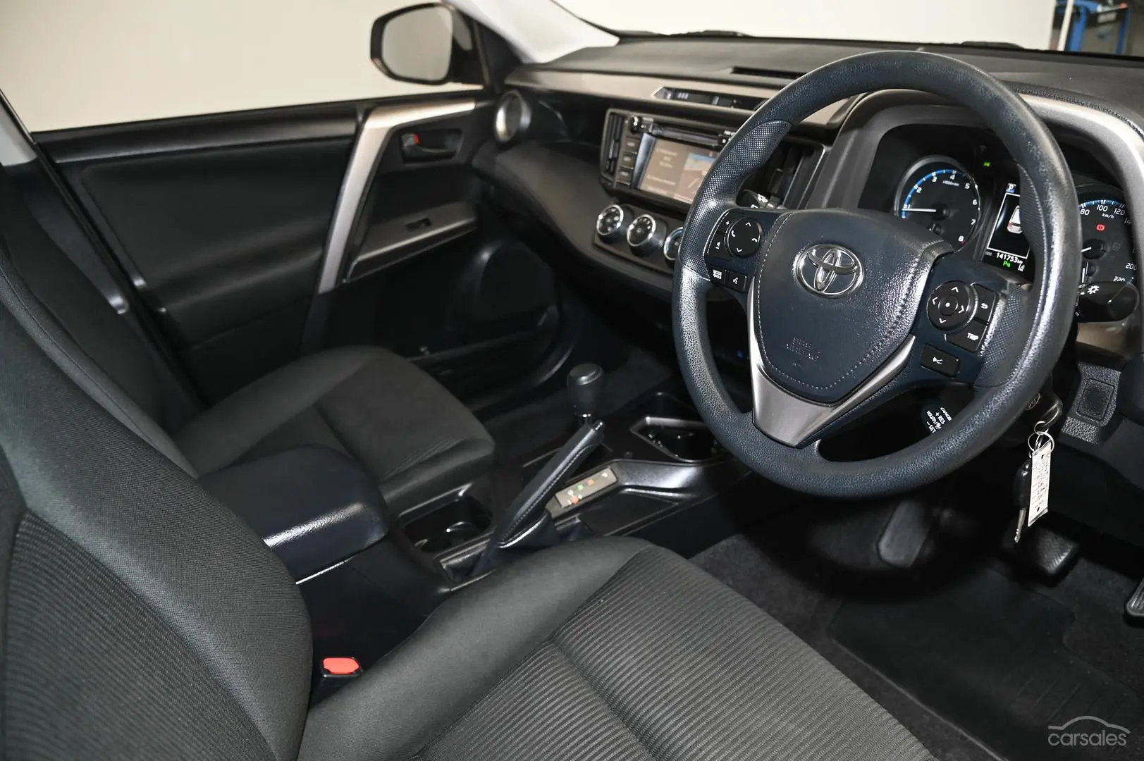 2018 Toyota RAV4 Image 8