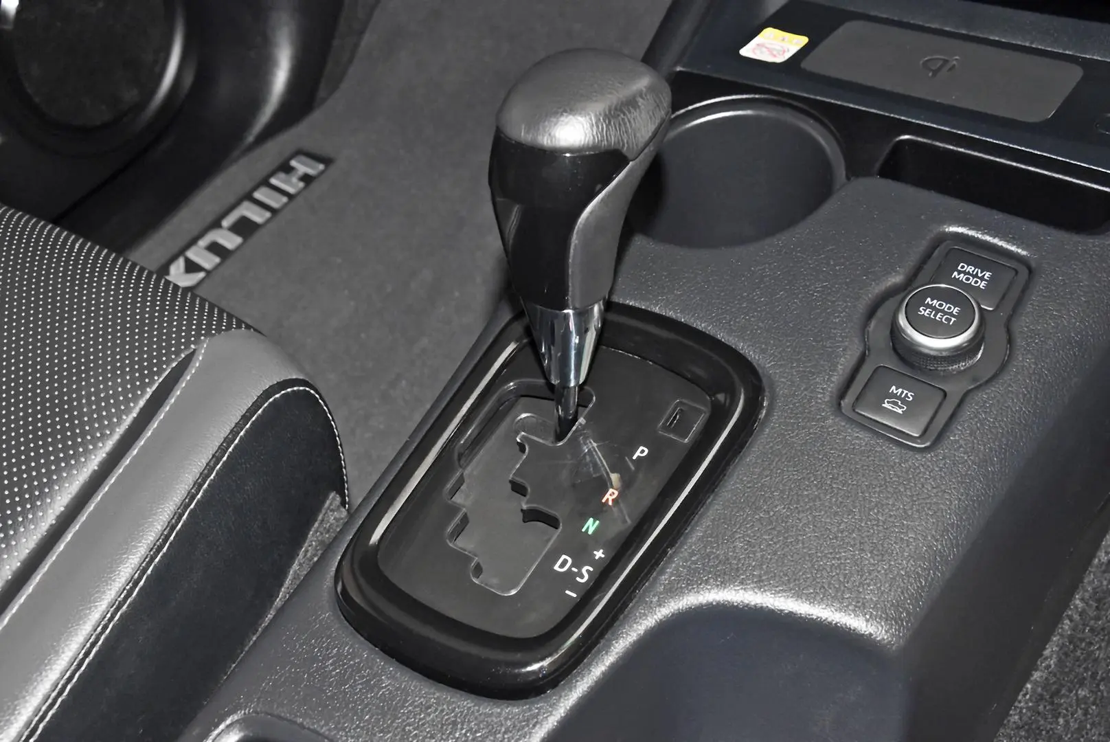 2024 Toyota Hilux Gallery Image 13