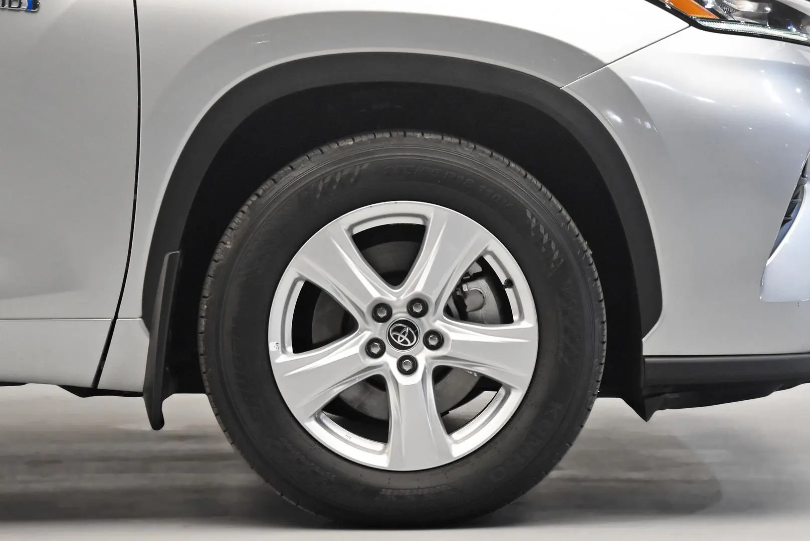 2021 Toyota Kluger Gallery Image 24