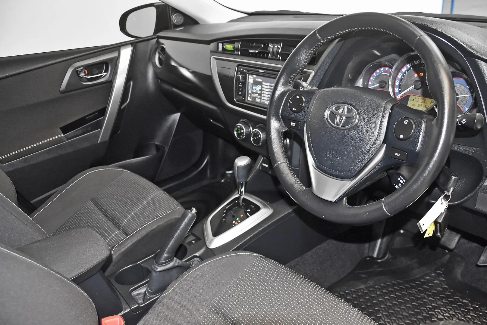2013 Toyota Corolla Gallery Image 8