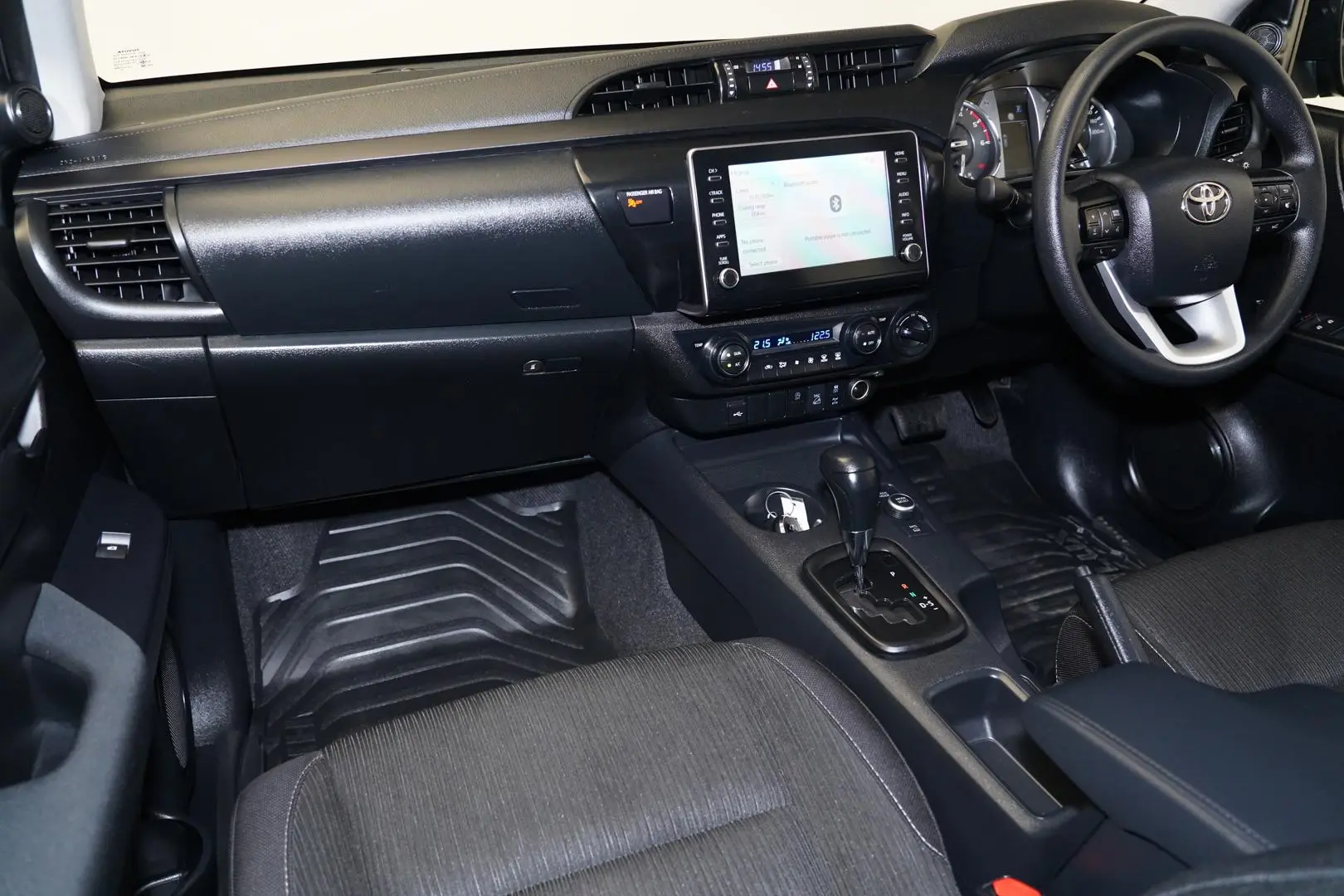 2024 Toyota Hilux Gallery Image 9
