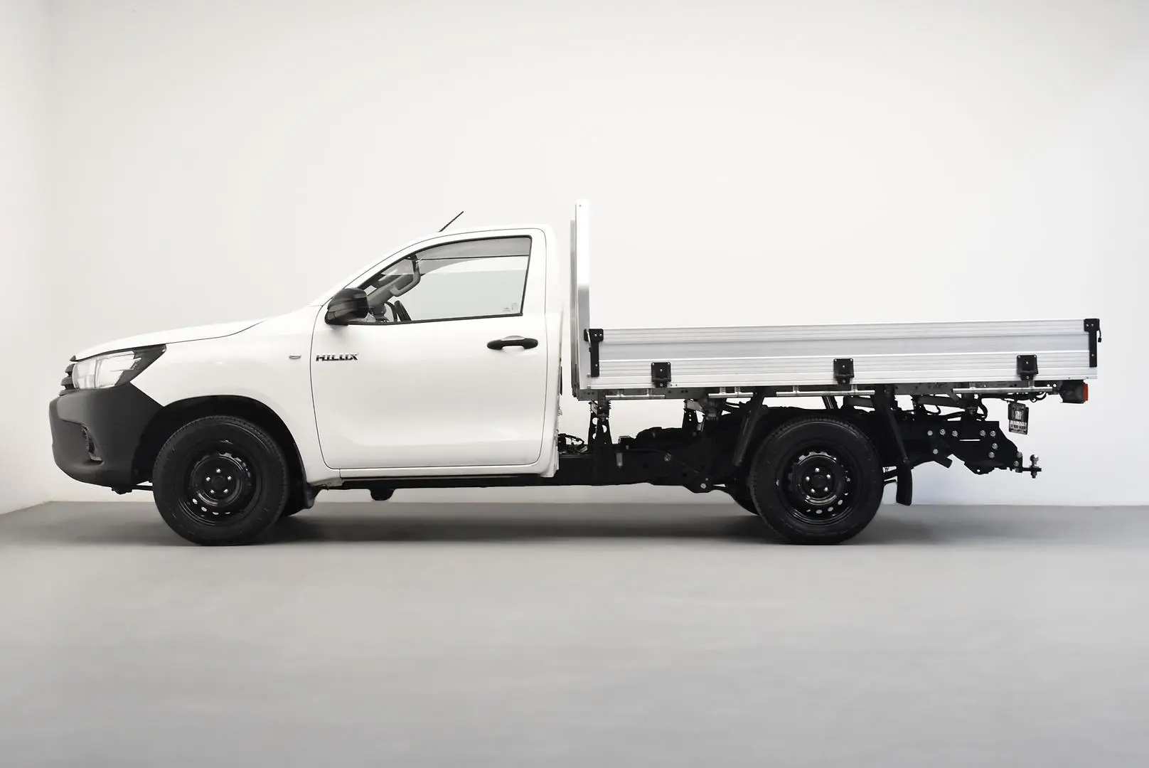 2021 Toyota Hilux Gallery Image 4