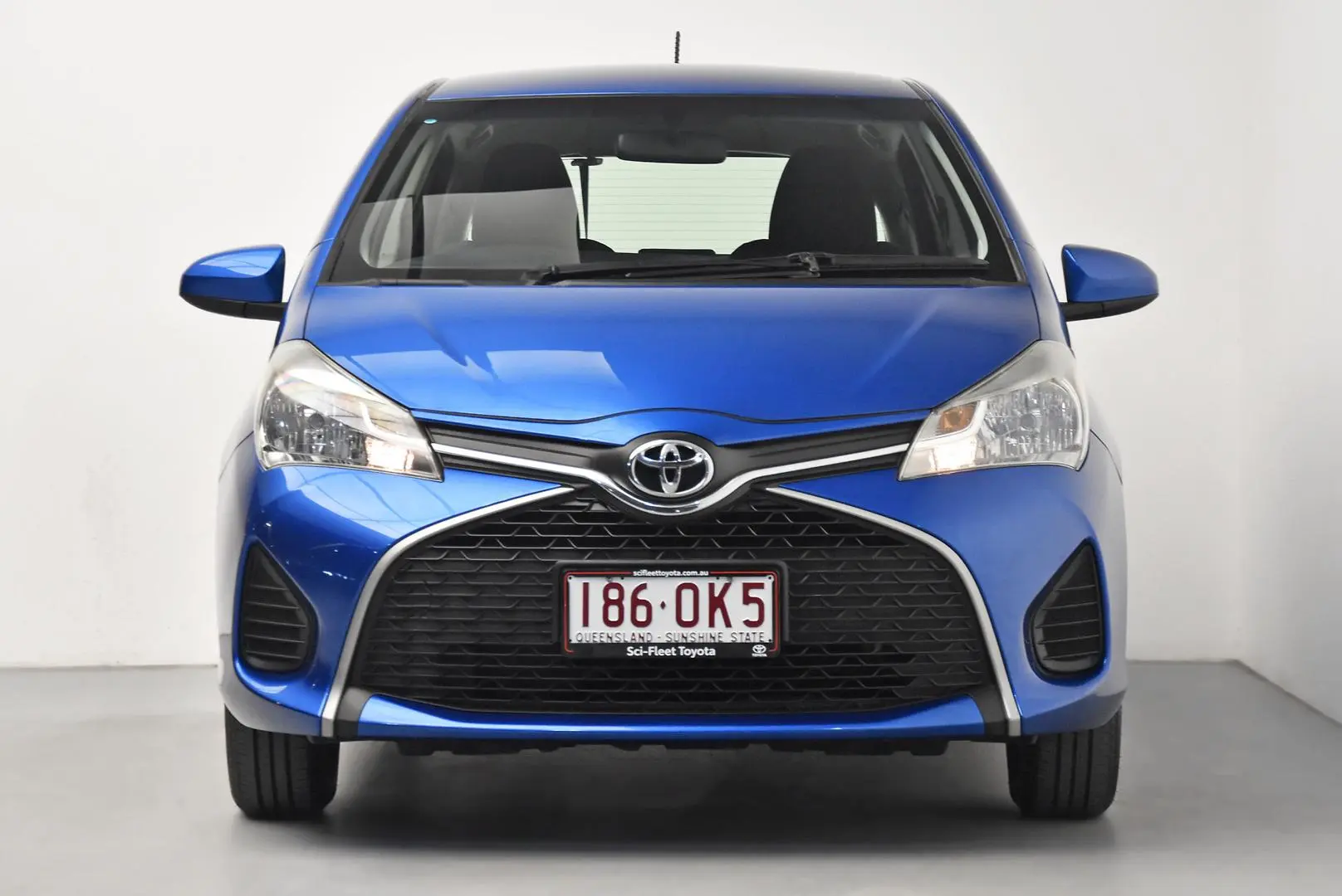 2015 Toyota Yaris Gallery Image 2