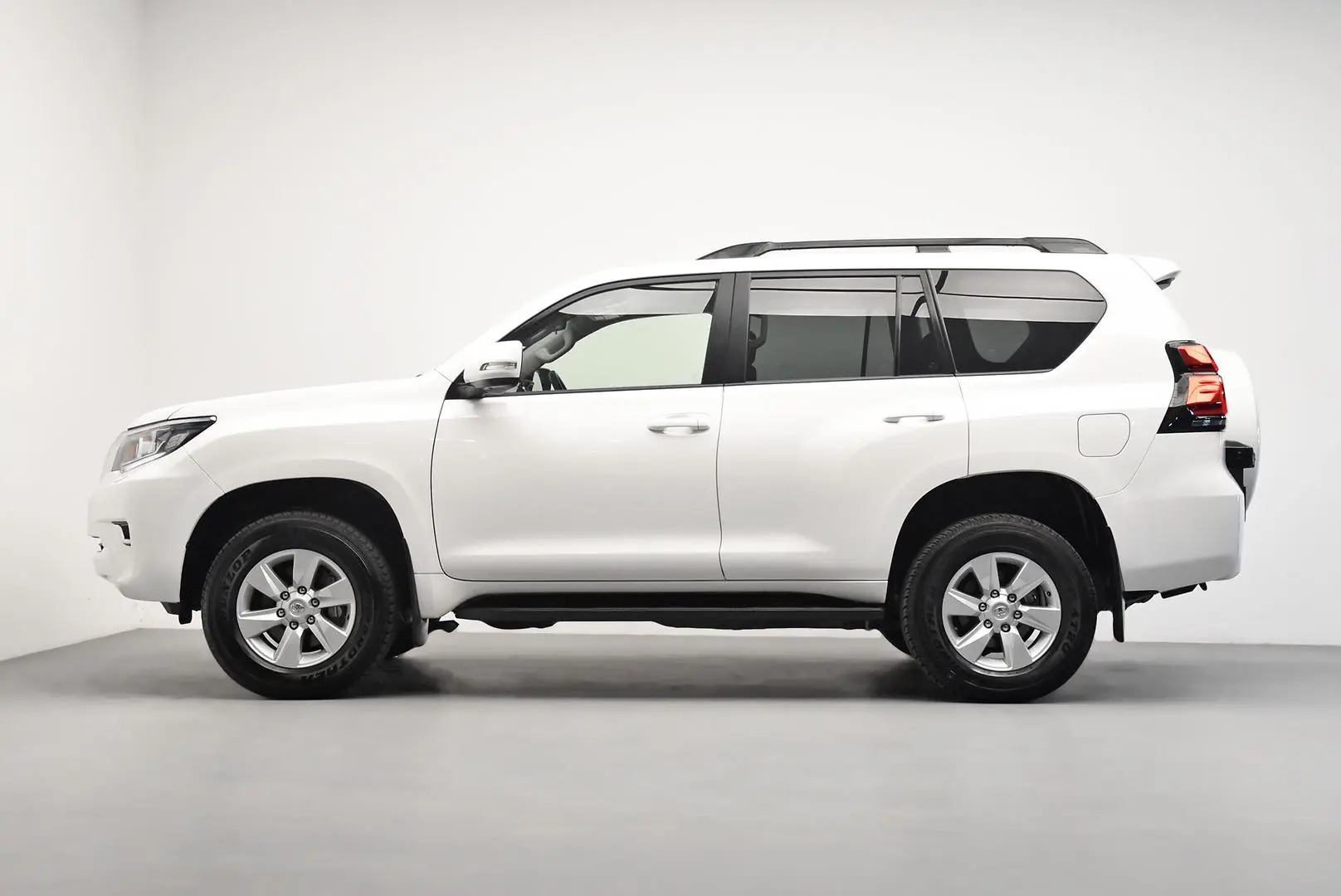 2023 Toyota Landcruiser Prado Gallery Image 4