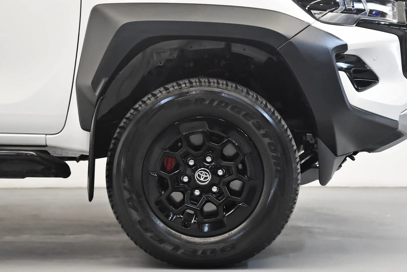 2025 Toyota Hilux Gallery Image 23