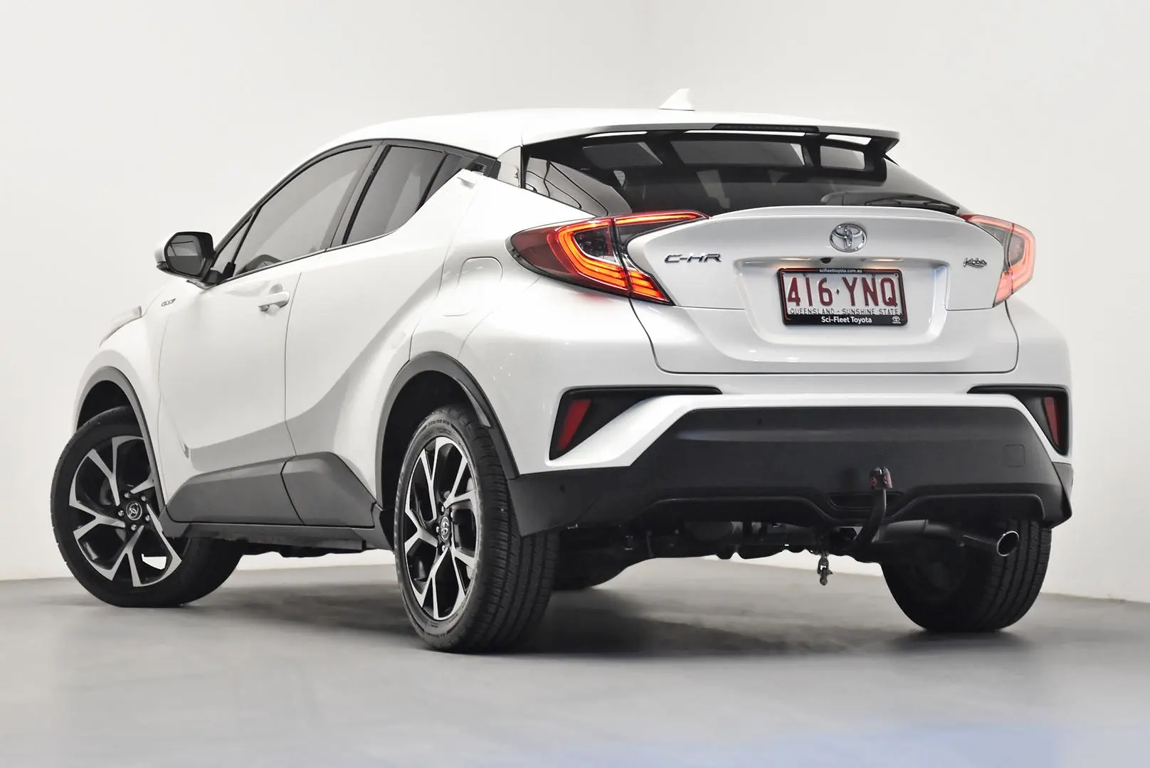 2018 Toyota C-HR Gallery Image 5