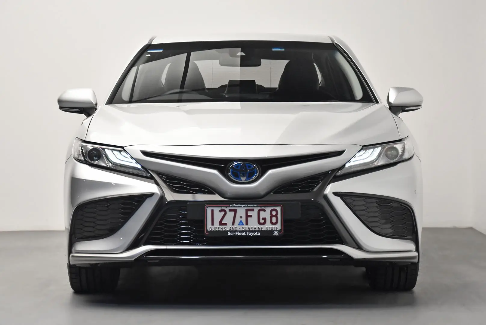 2022 Toyota Camry Gallery Image 2