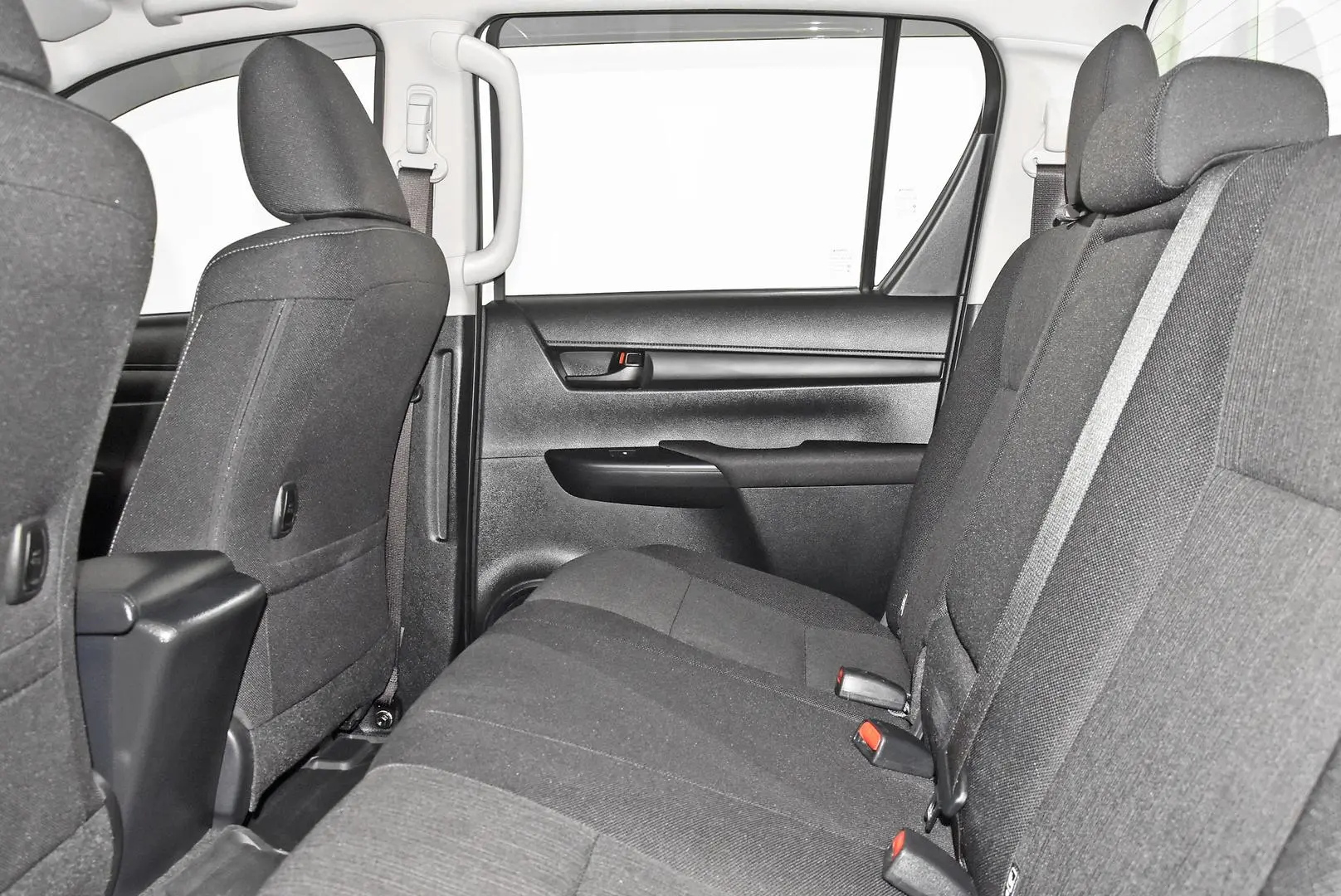 2025 Toyota Hilux Gallery Image 19