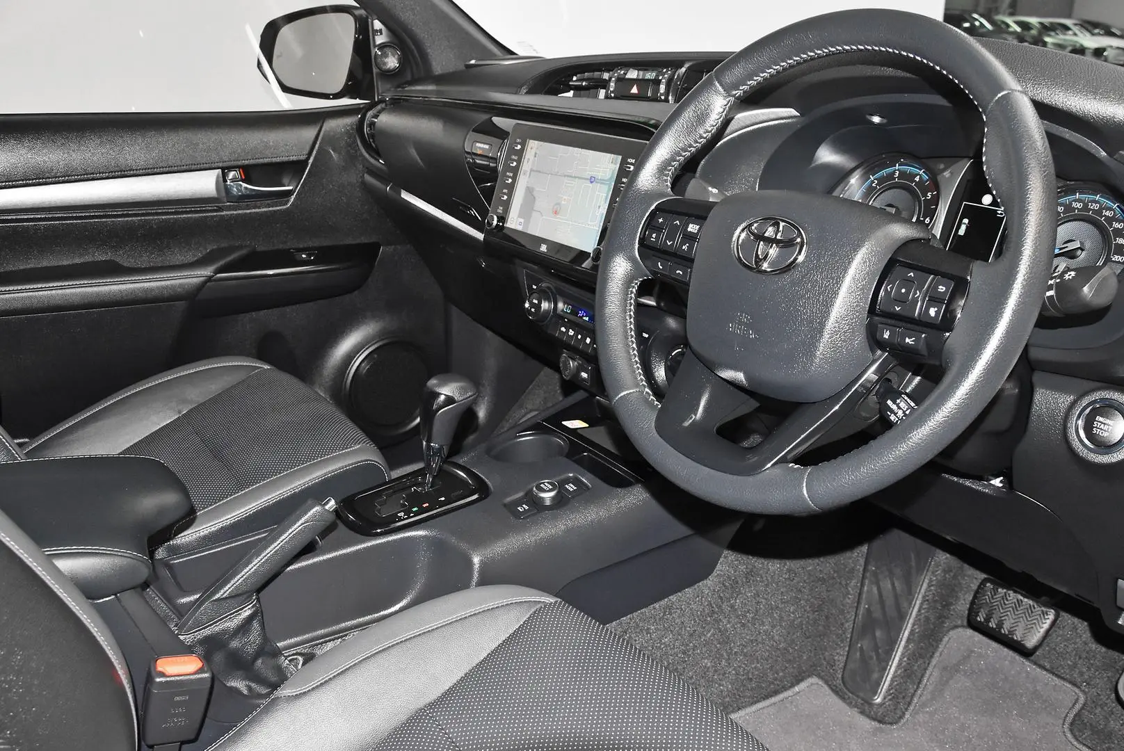 2025 Toyota Hilux Gallery Image 8