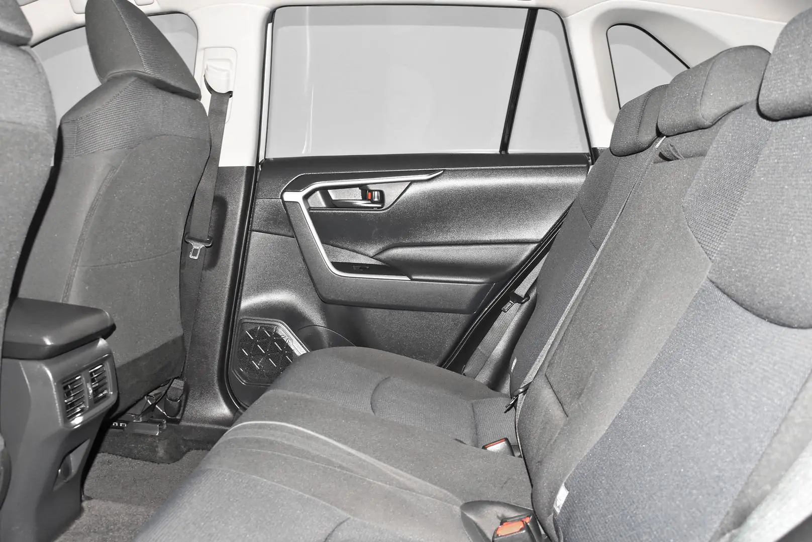 2019 Toyota RAV4 Gallery Image 18