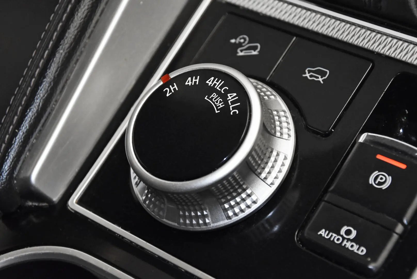 2022 Mitsubishi Pajero Sport Gallery Image 14