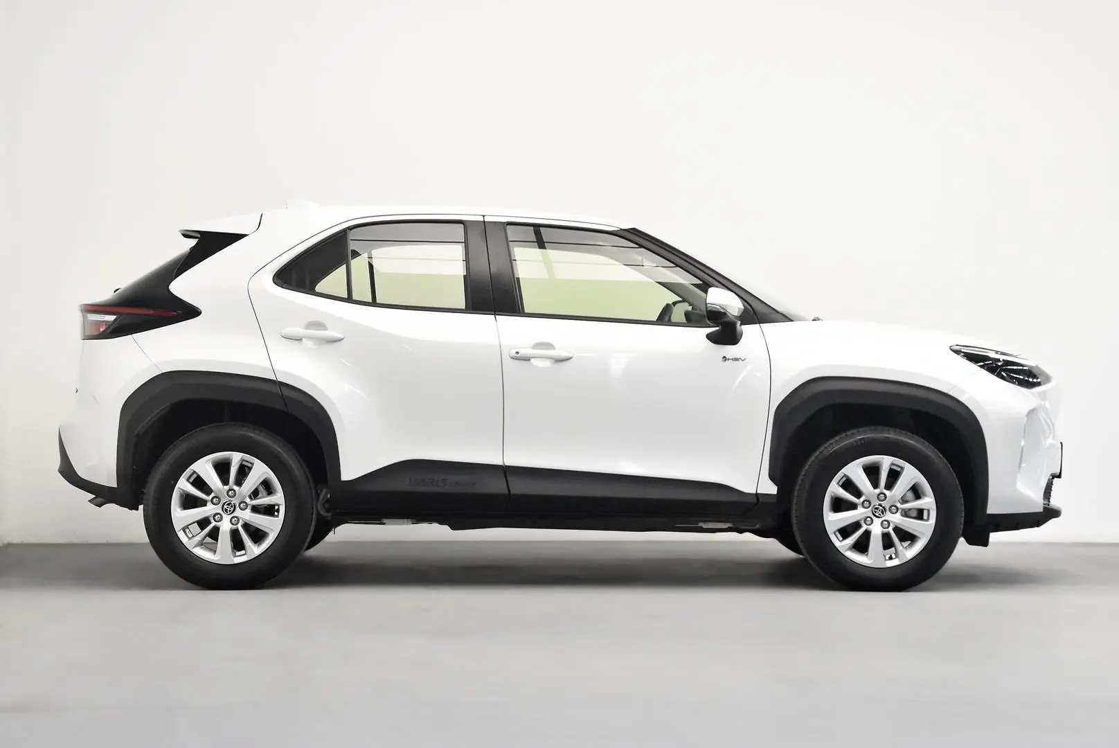 2025 Toyota Yaris Cross Gallery Image 3