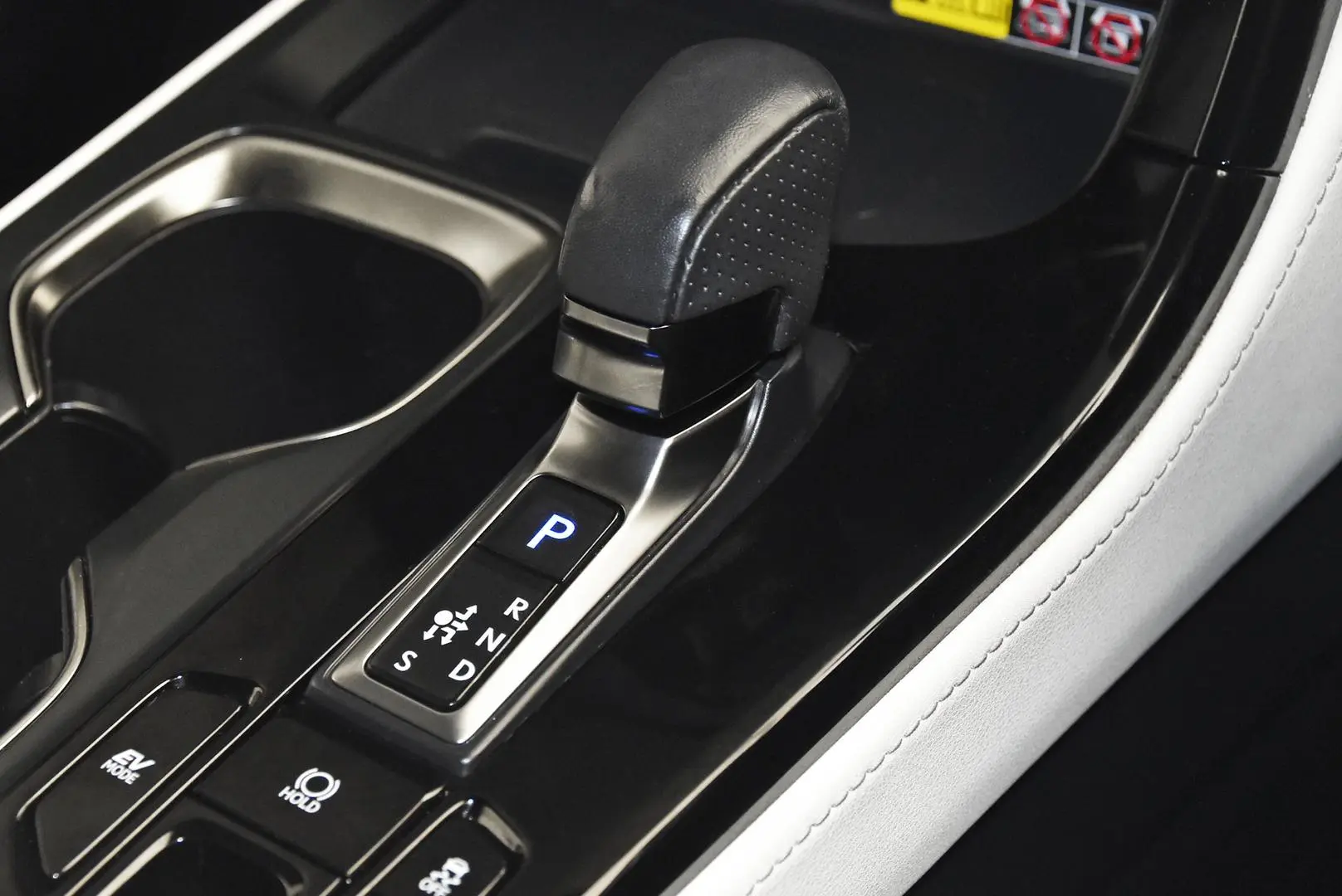 2024 Lexus NX Gallery Image 13