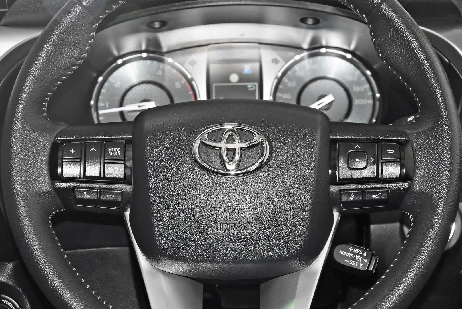 2025 Toyota Hilux Gallery Image 16