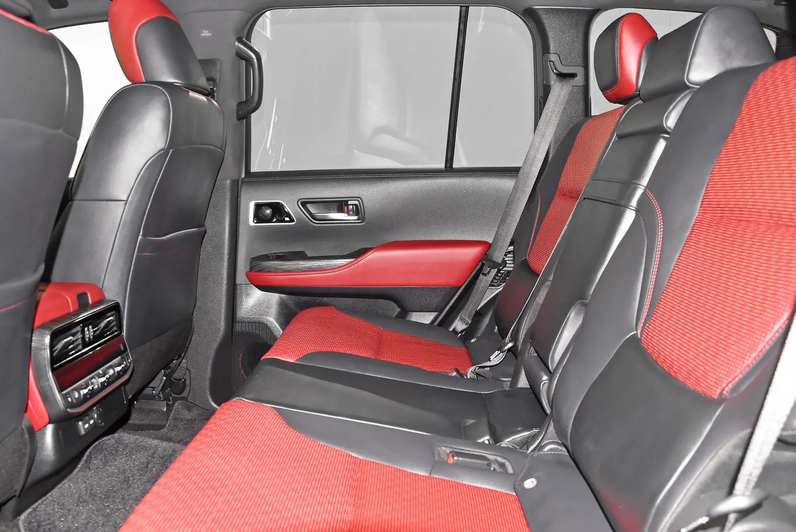 2024 Toyota Landcruiser Gallery Image 18