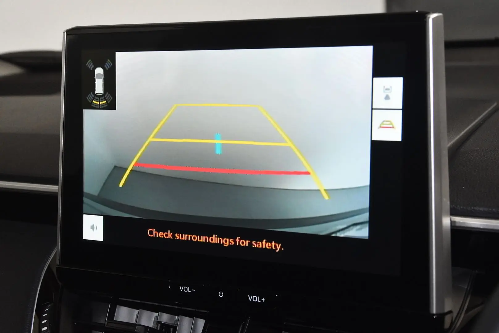 2025 Toyota Corolla Cross Gallery Image 13