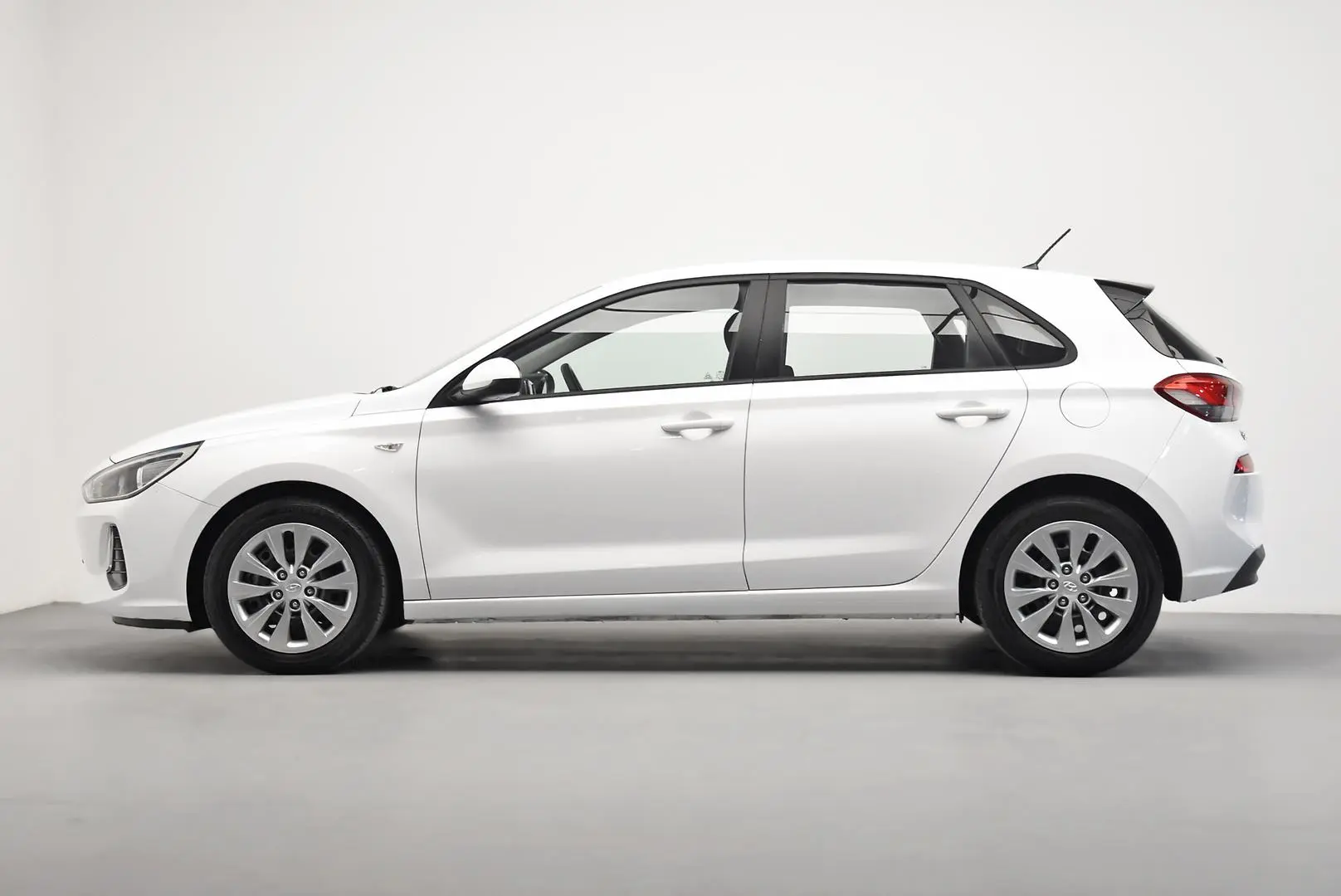 2017 Hyundai i30 Gallery Image 4