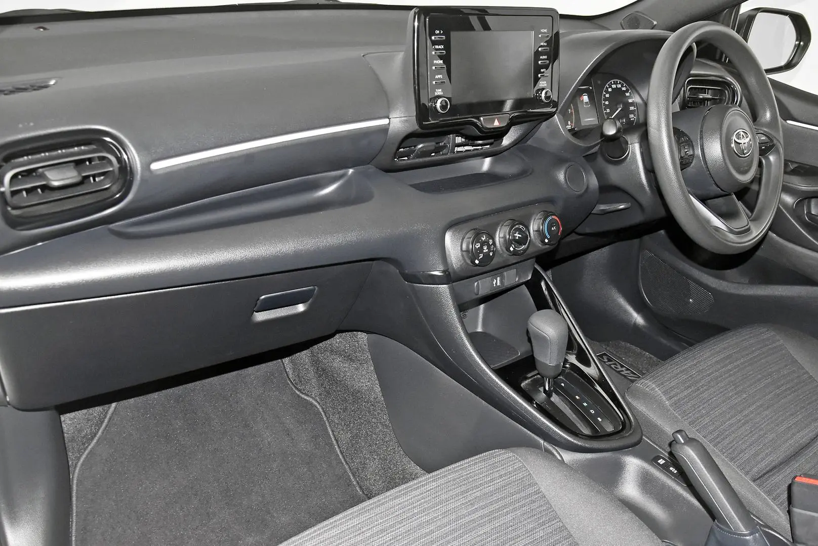 2022 Toyota Yaris Gallery Image 16