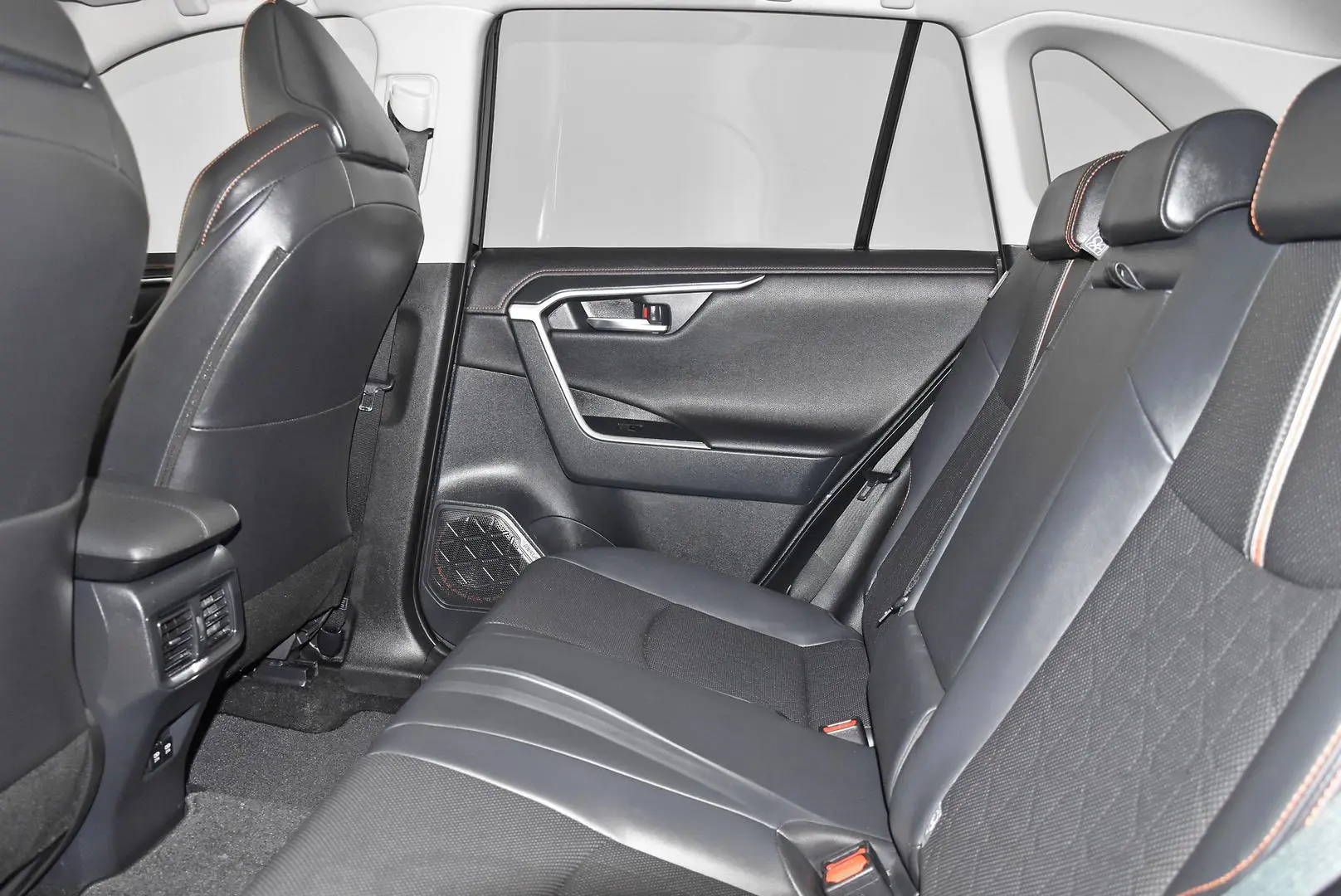 2021 Toyota RAV4 Gallery Image 19