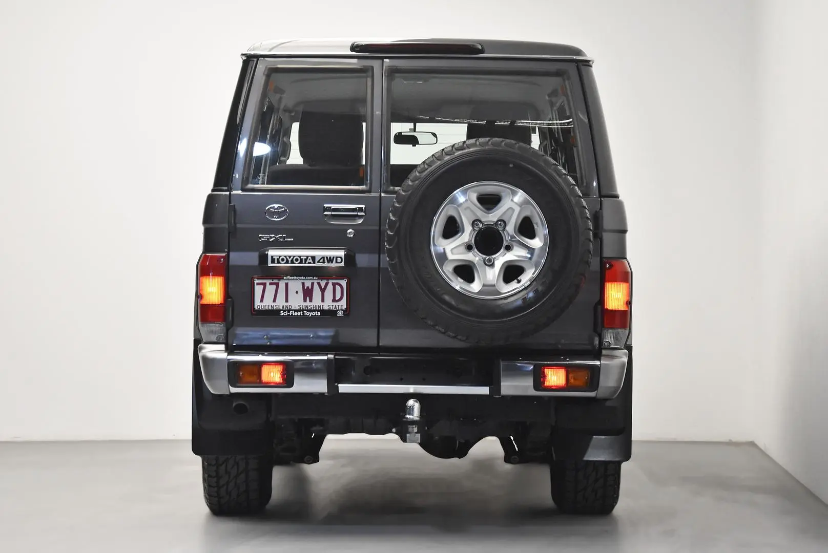 2016 Toyota Landcruiser Gallery Image 6