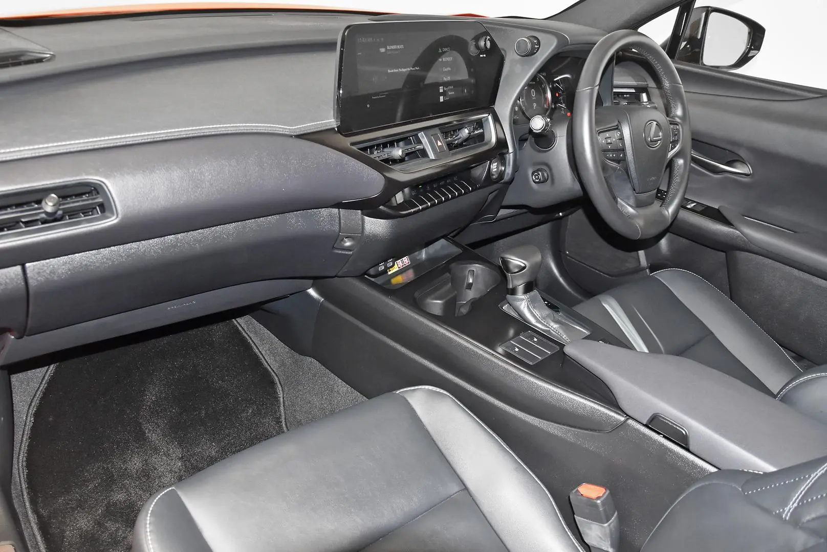 2023 Lexus UX Gallery Image 16