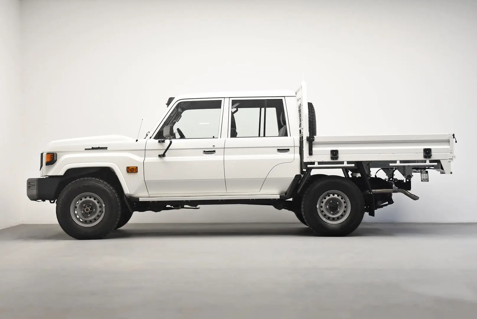 2024 Toyota Landcruiser Gallery Image 4