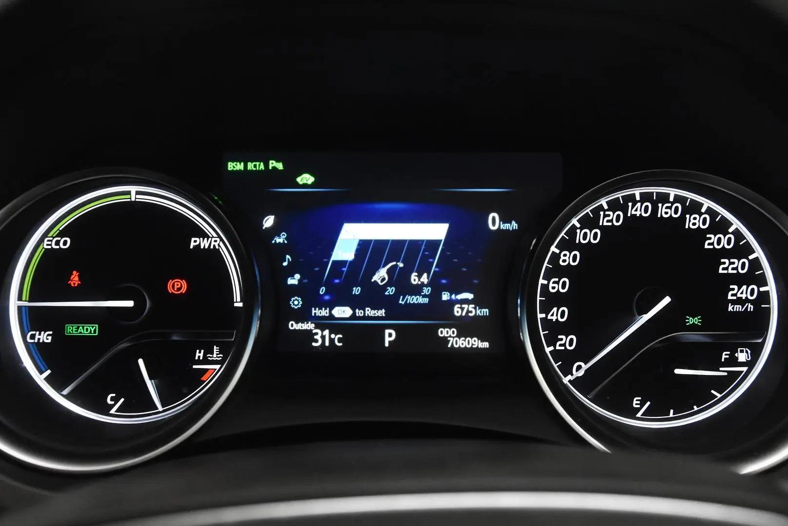 2017 Toyota Camry Gallery Image 10