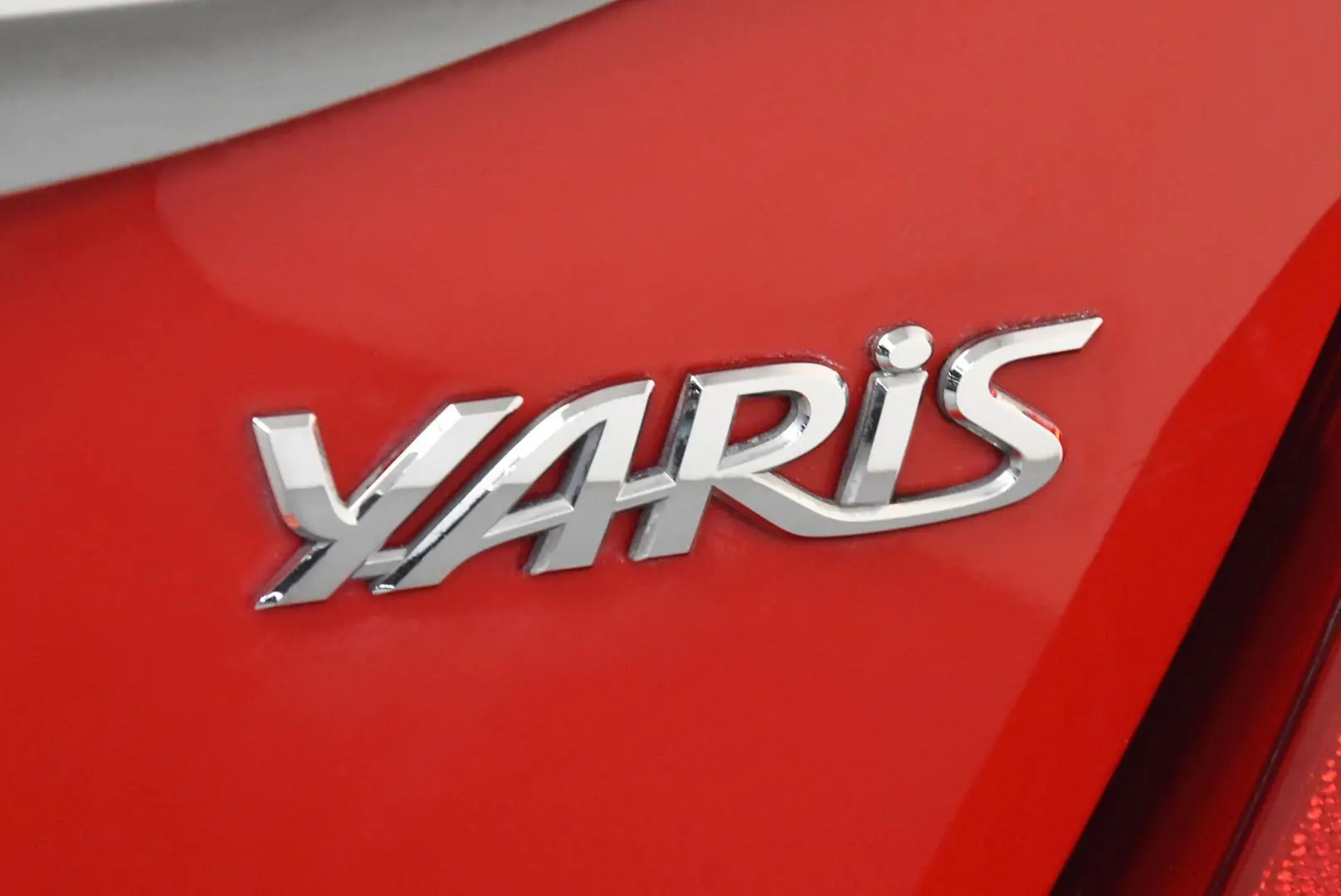 2016 Toyota Yaris Gallery Image 7