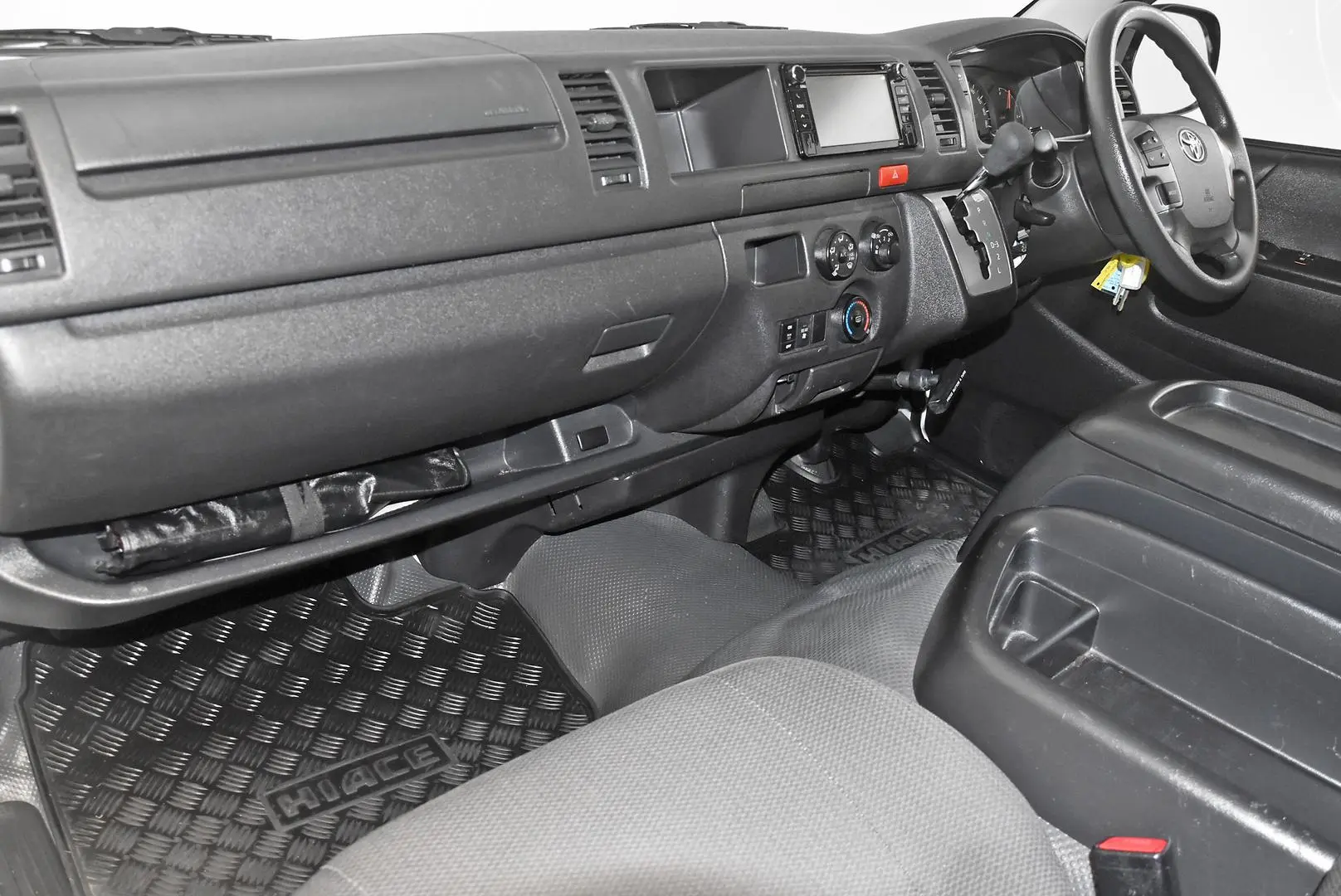 2017 Toyota Hiace Gallery Image 16