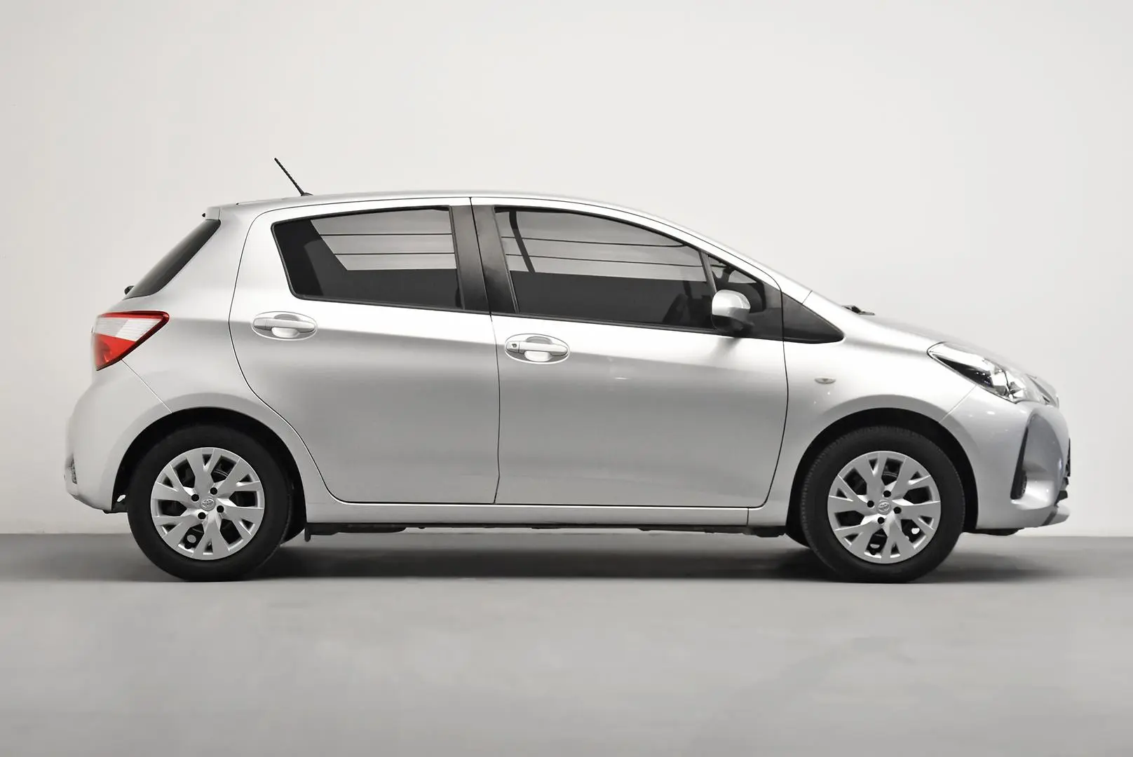2018 Toyota Yaris Gallery Image 3