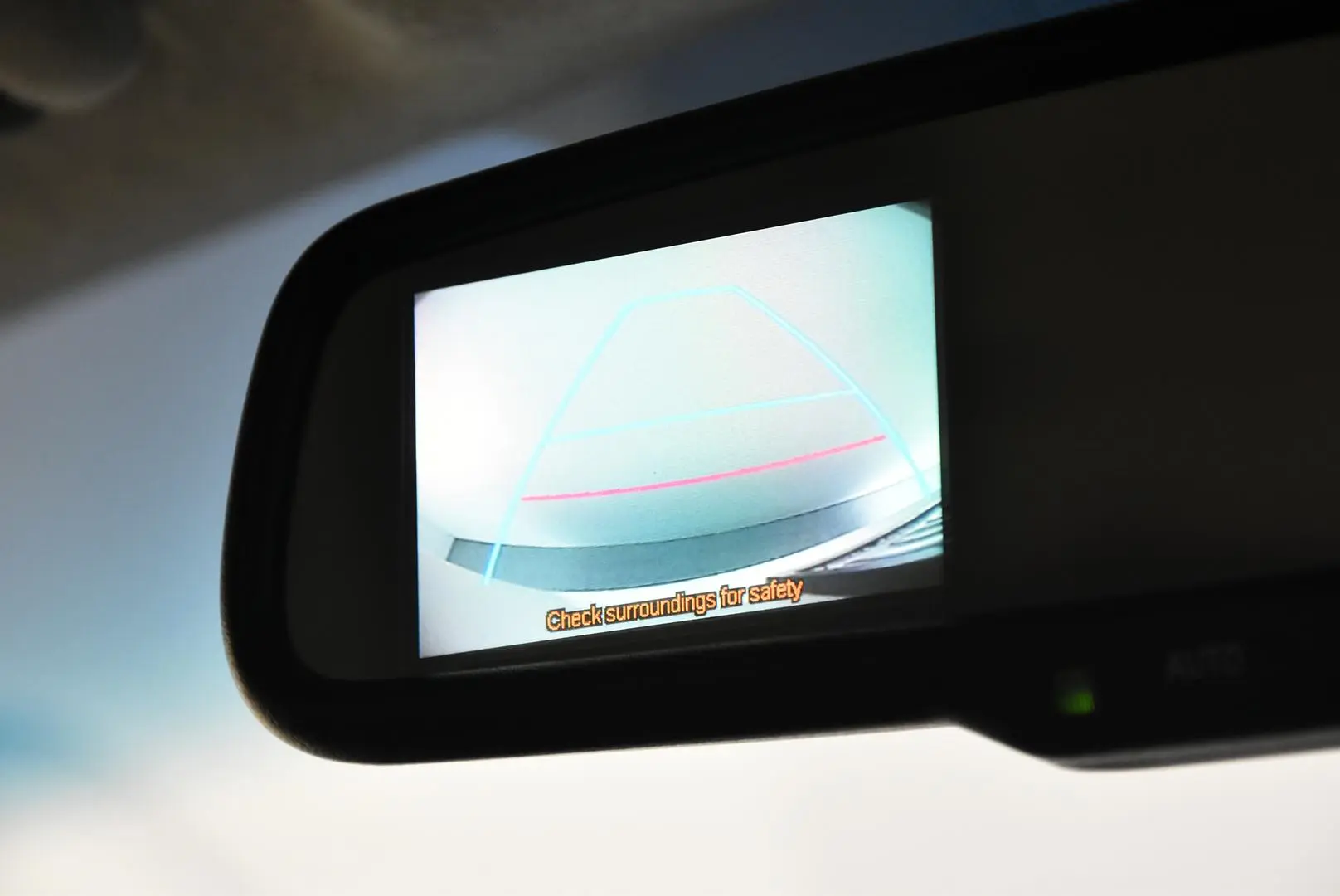 2017 Toyota Hiace Gallery Image 13