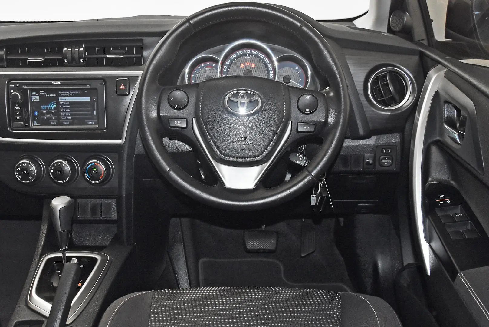 2015 Toyota Corolla Gallery Image 14