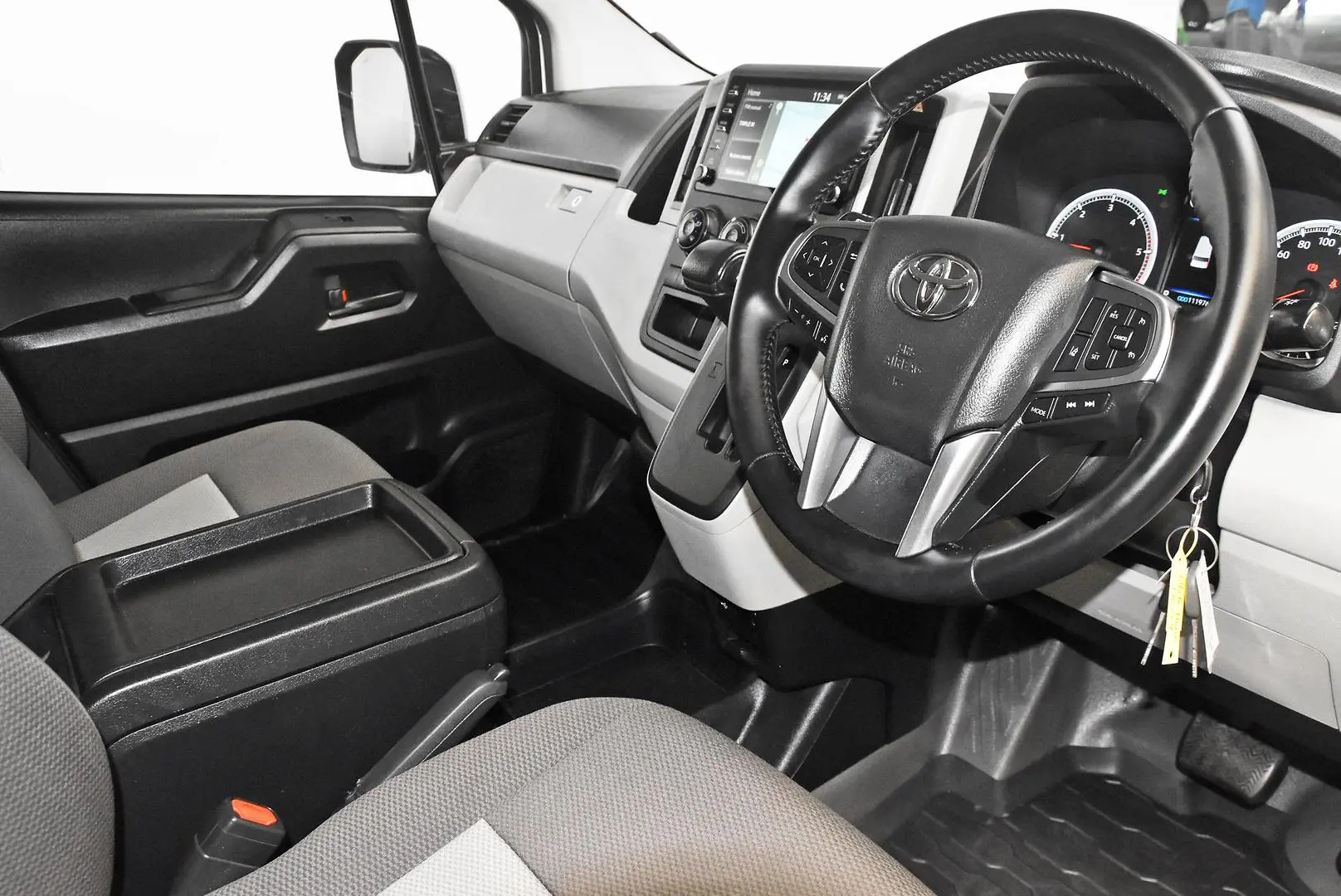 2021 Toyota Hiace Gallery Image 8