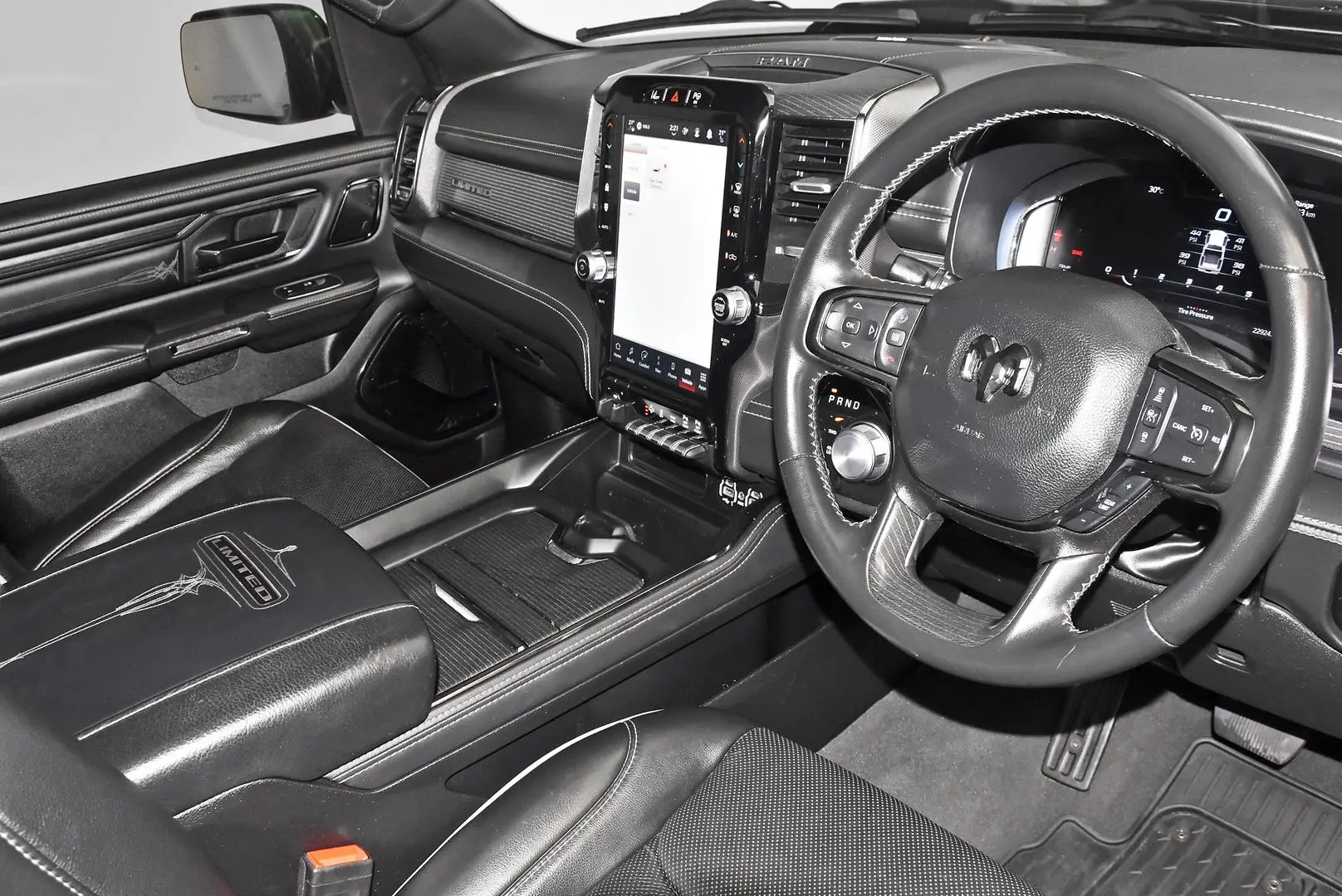 2024 RAM 1500 Gallery Image 10