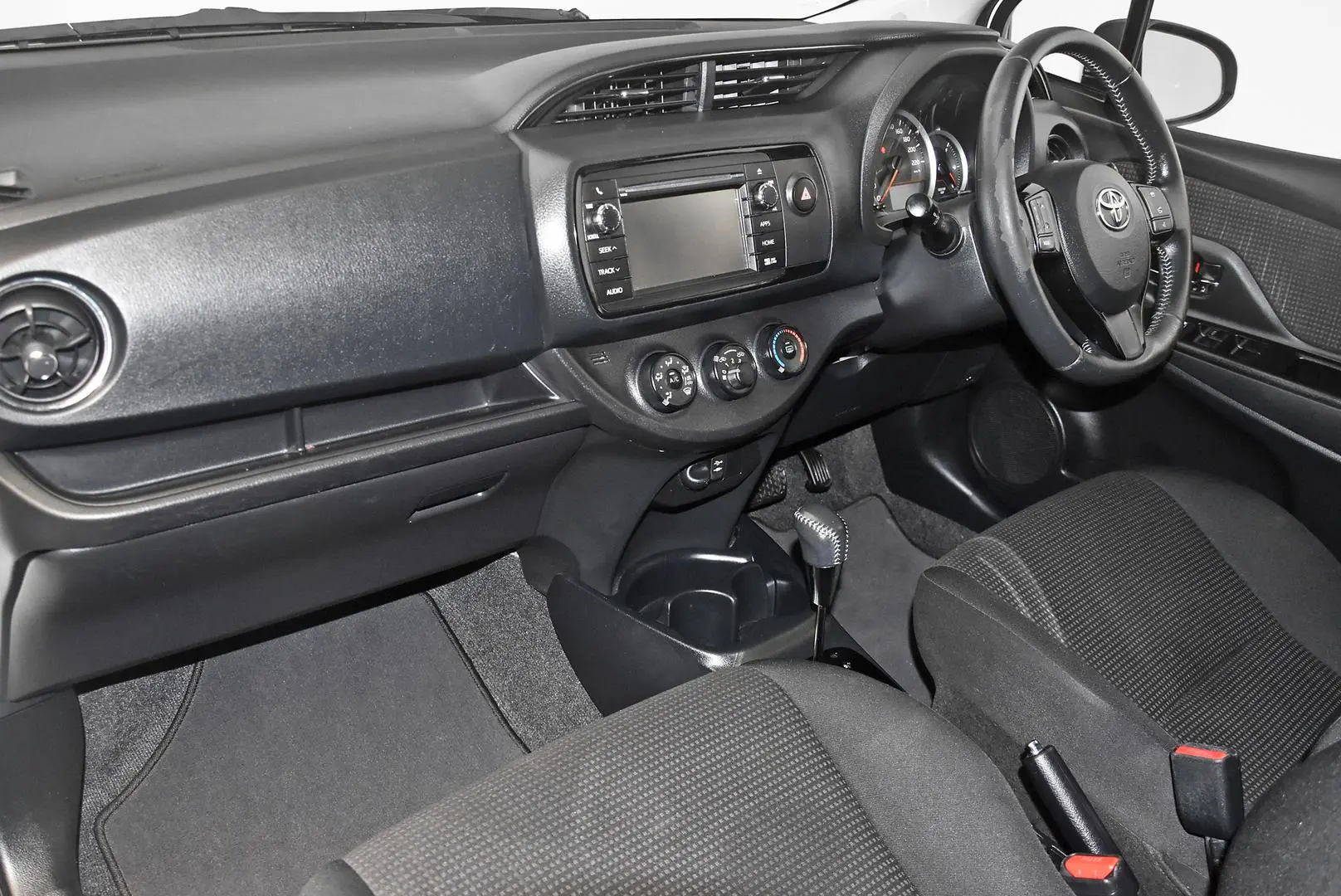 2019 Toyota Yaris Gallery Image 16