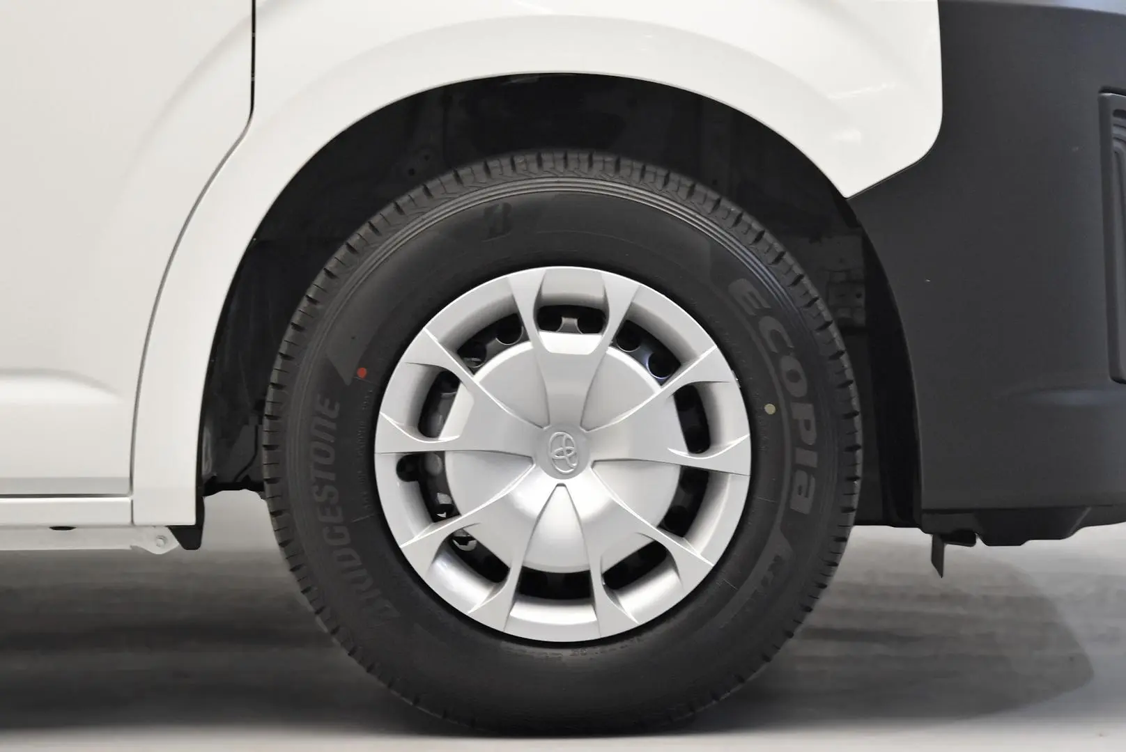 2025 Toyota Hiace Gallery Image 20