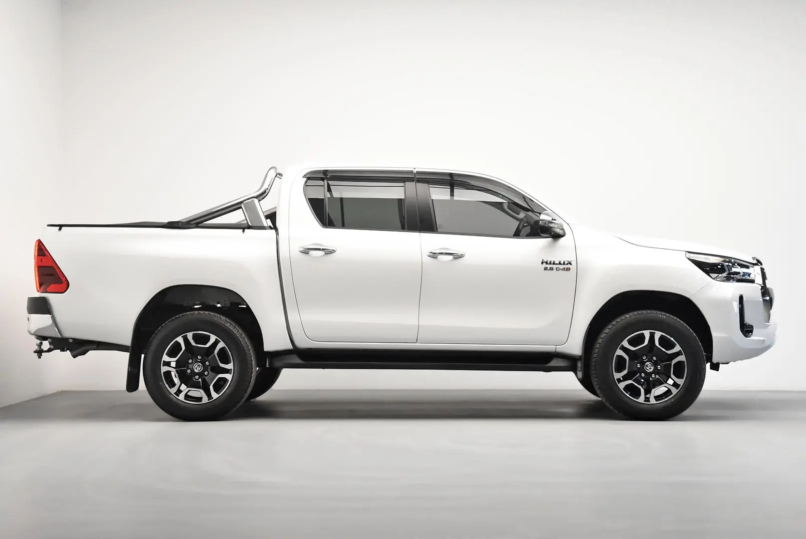 2023 Toyota Hilux Gallery Image 3