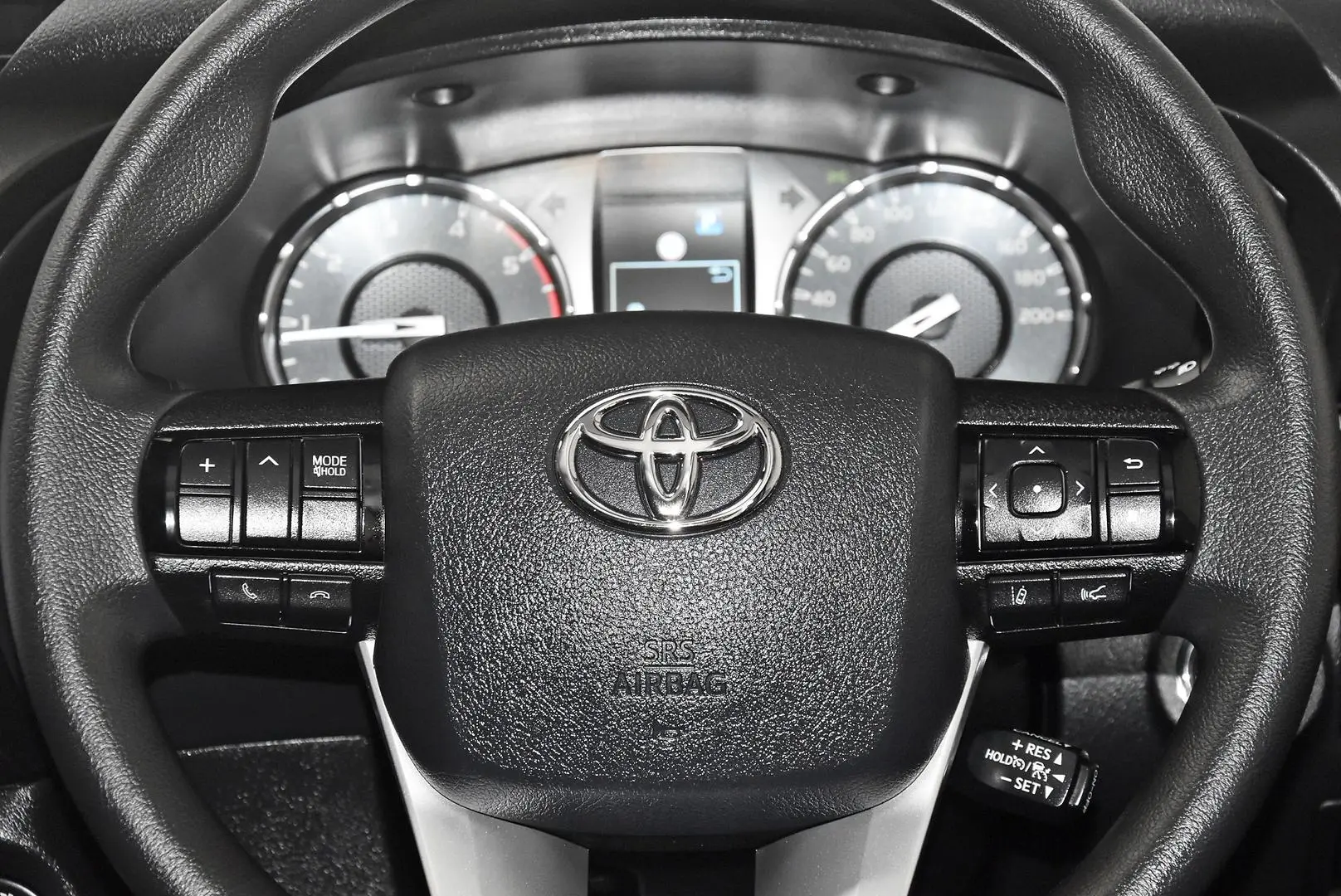 2025 Toyota Hilux Gallery Image 16