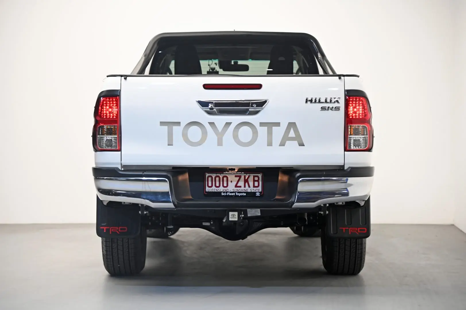 2019 Toyota Hilux Gallery Image 6