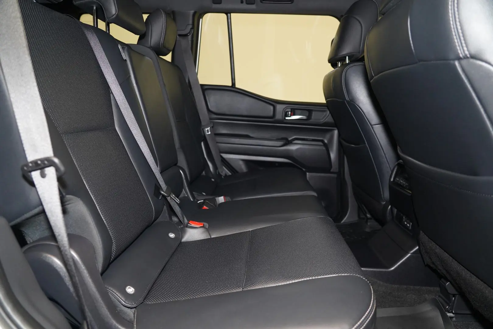 2024 Toyota Landcruiser Prado Gallery Image 21